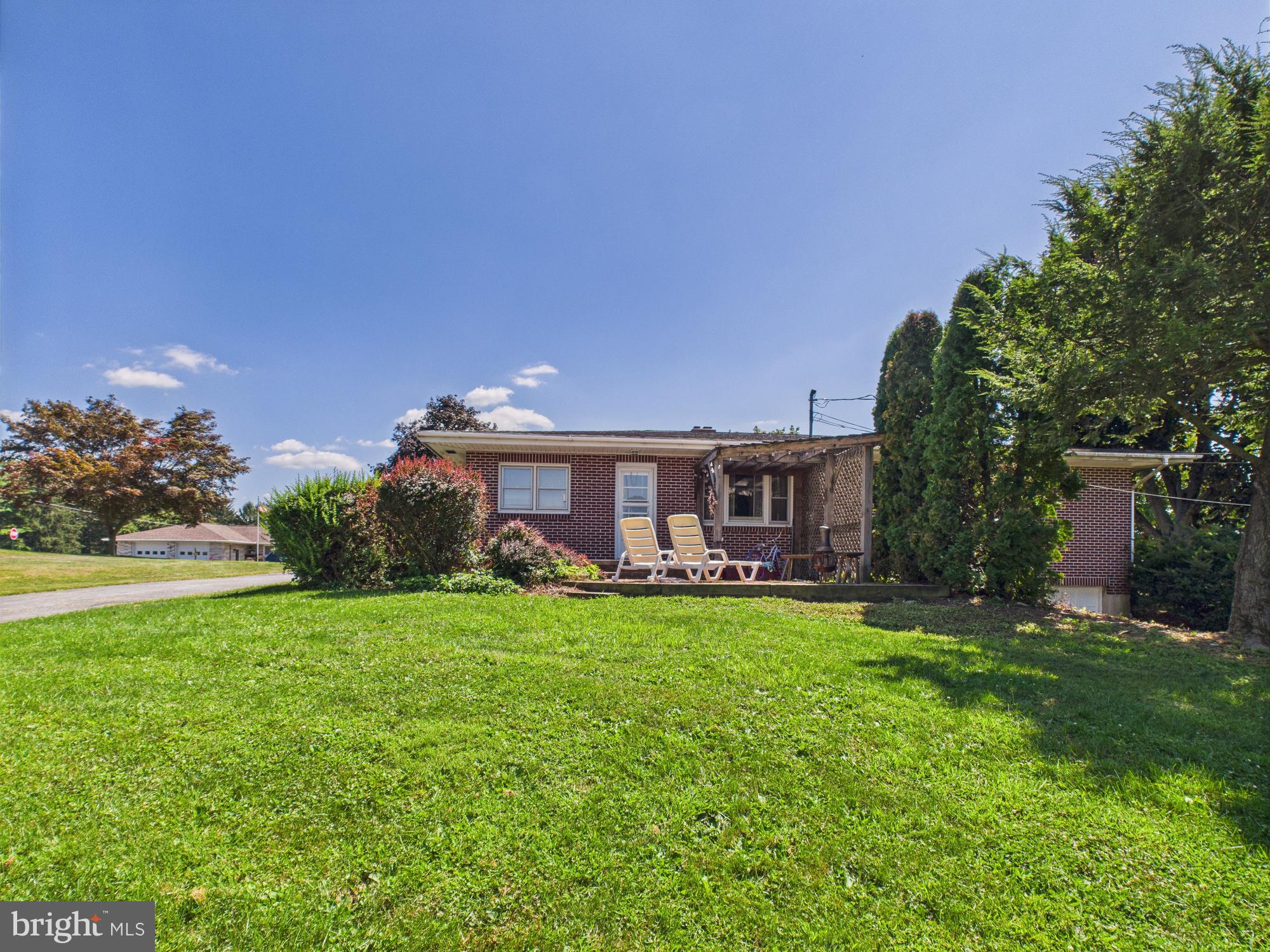 27 E HILL STREET