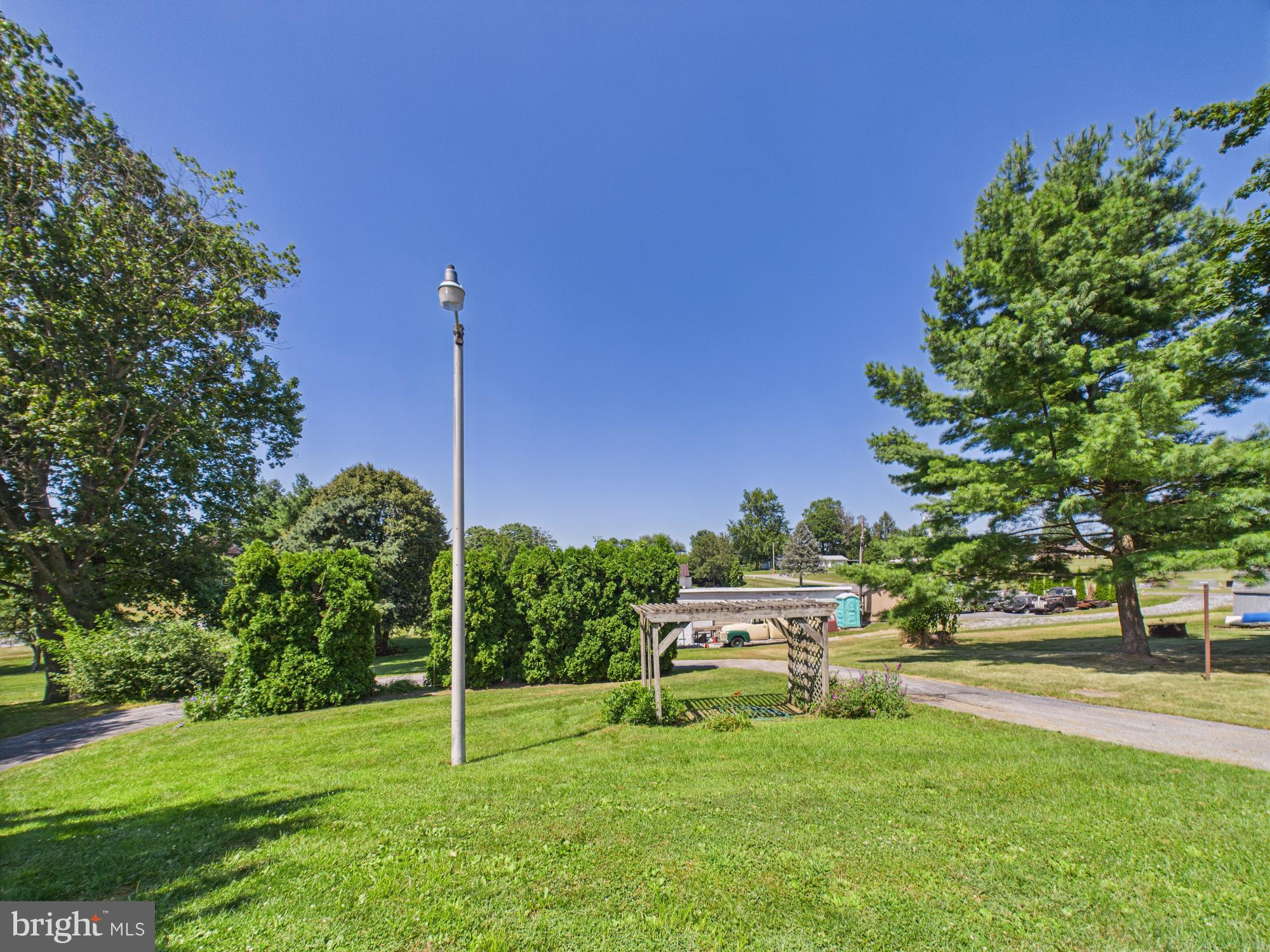 27 E HILL STREET