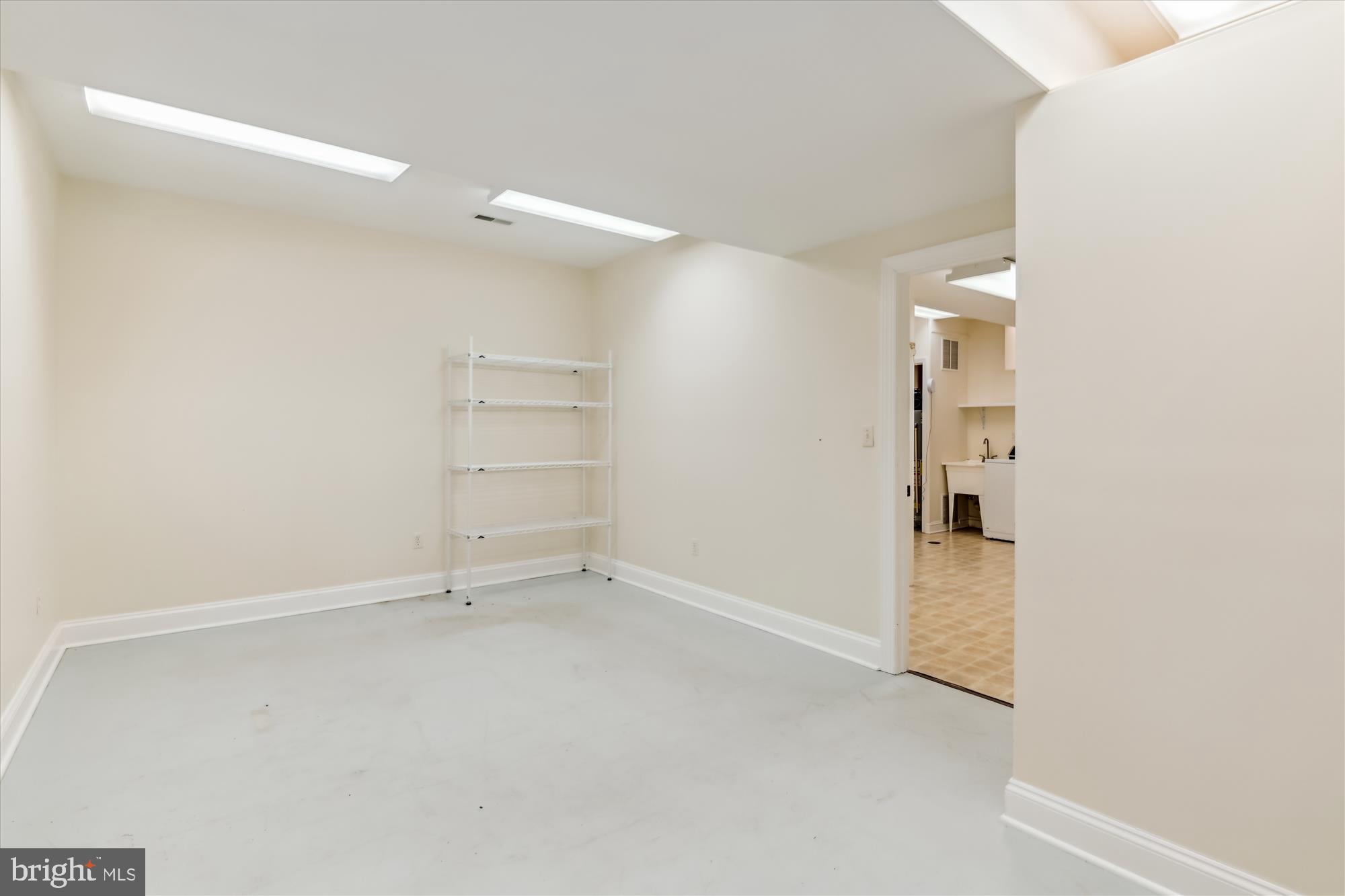 SHERWOOD FOREST - Residential