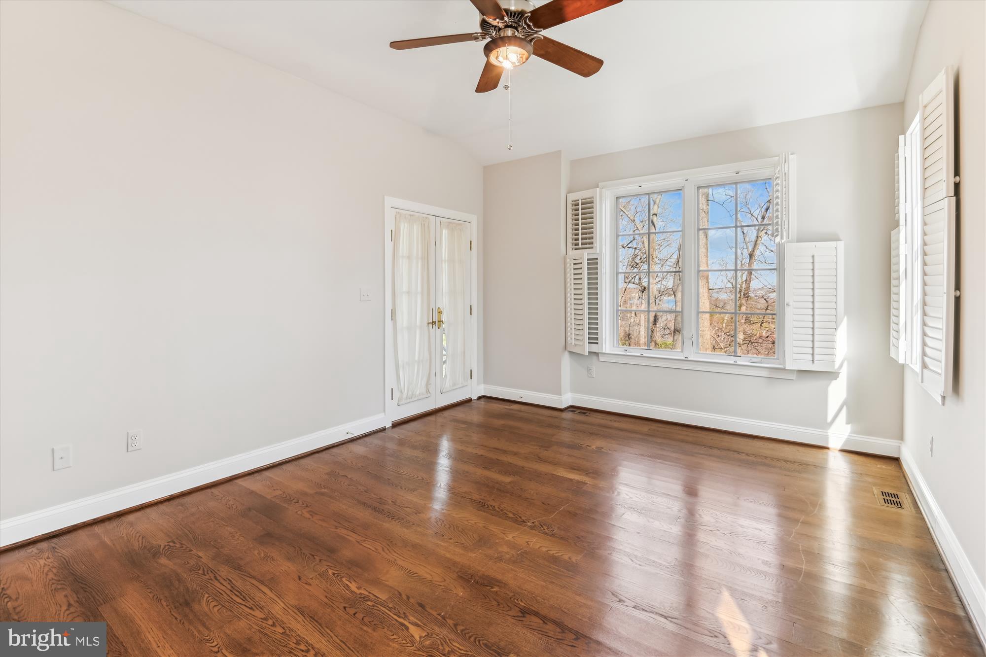 SHERWOOD FOREST - Residential