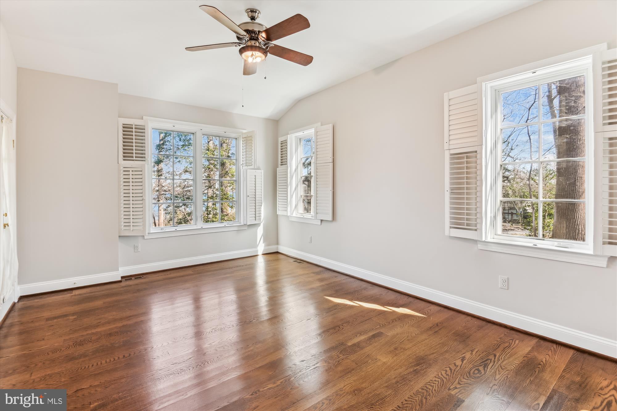 SHERWOOD FOREST - Residential