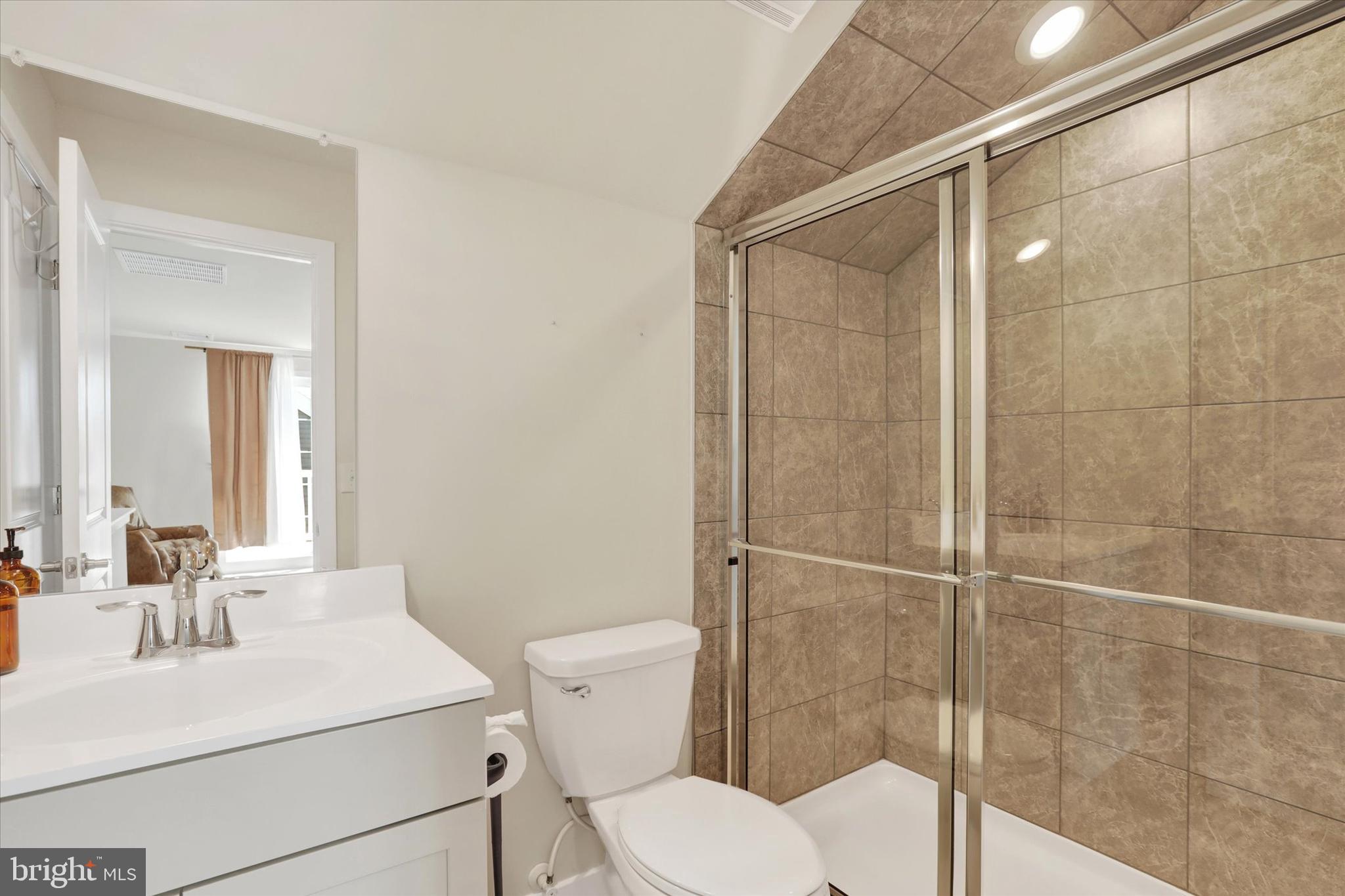 WATERSIDE - Residential