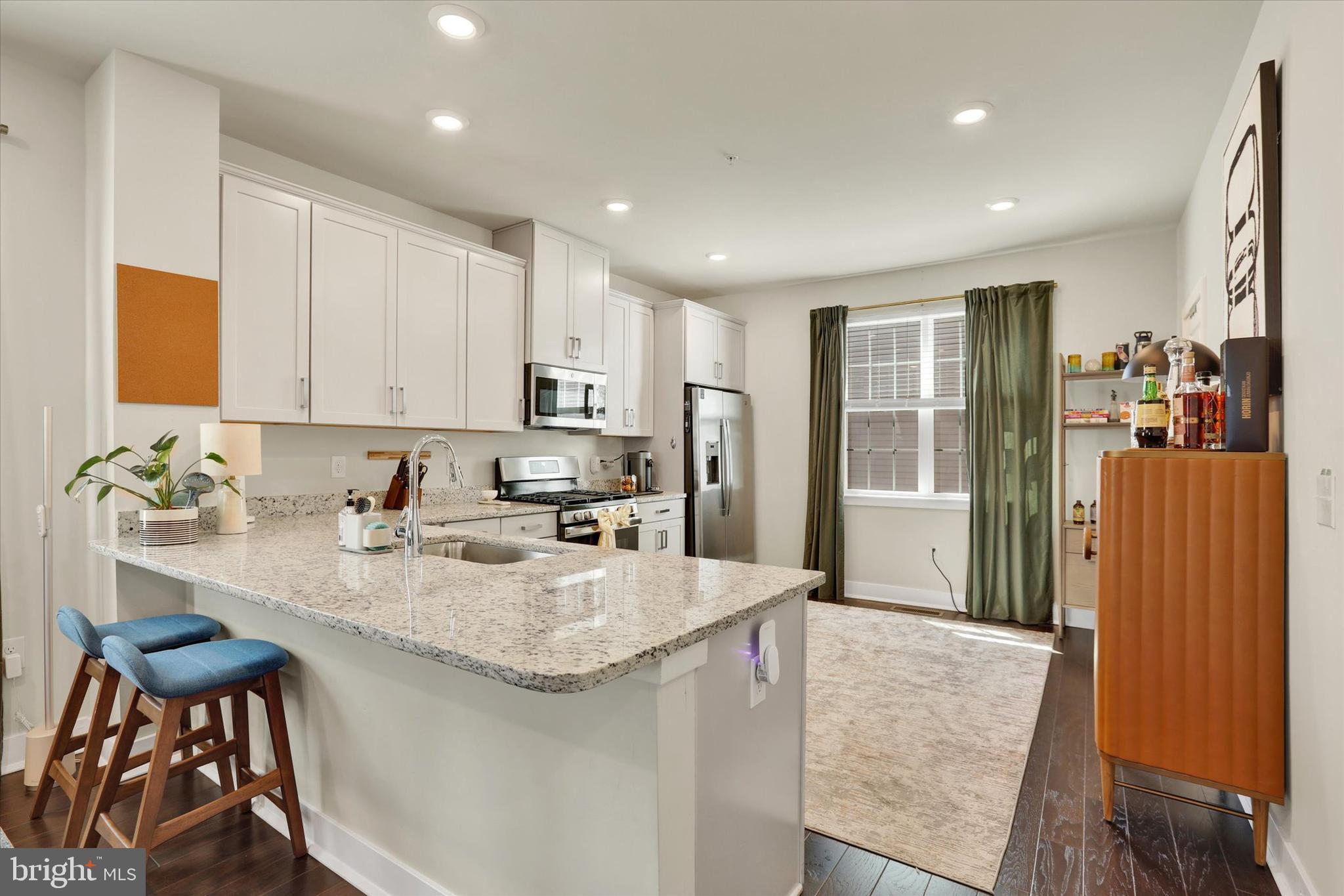 WATERSIDE - Residential