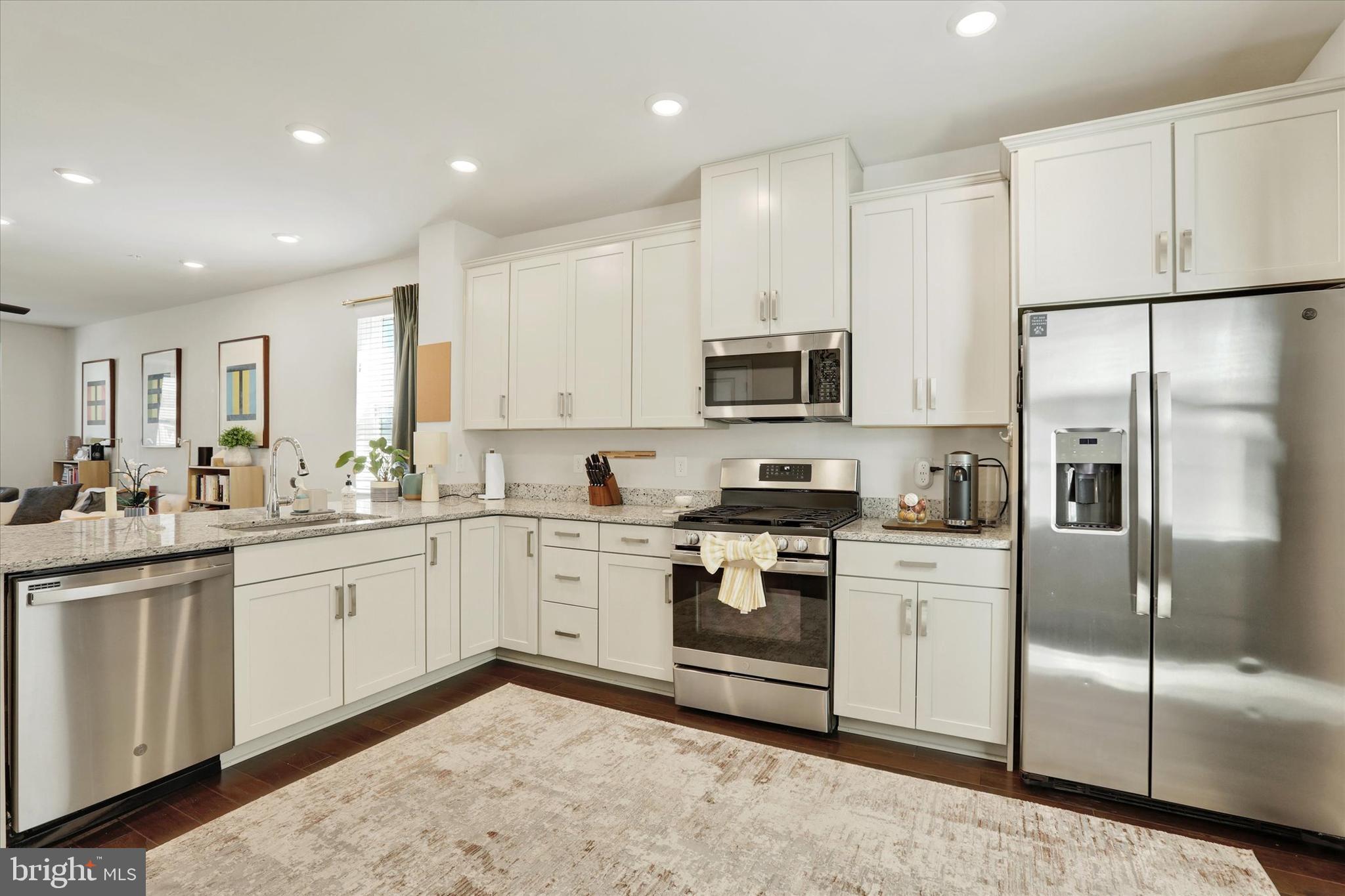 WATERSIDE - Residential