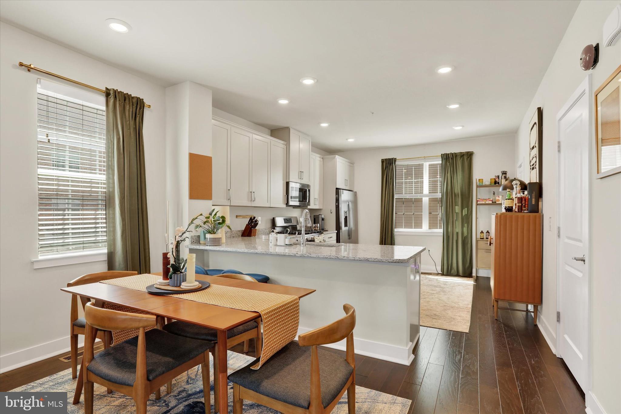 WATERSIDE - Residential