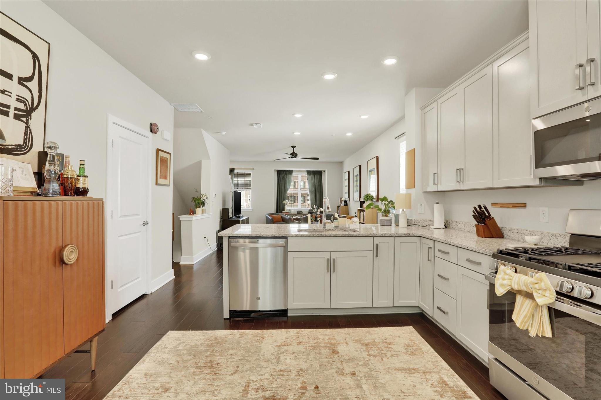 WATERSIDE - Residential