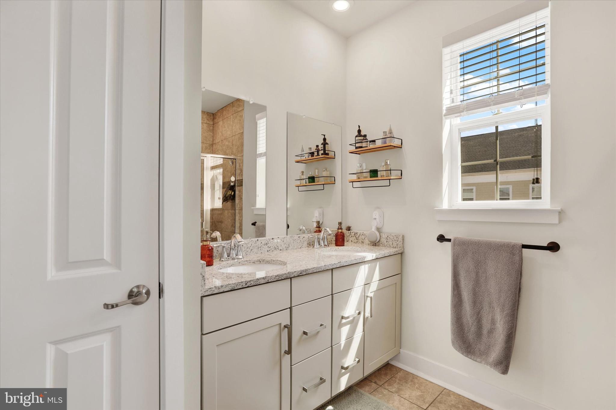 WATERSIDE - Residential