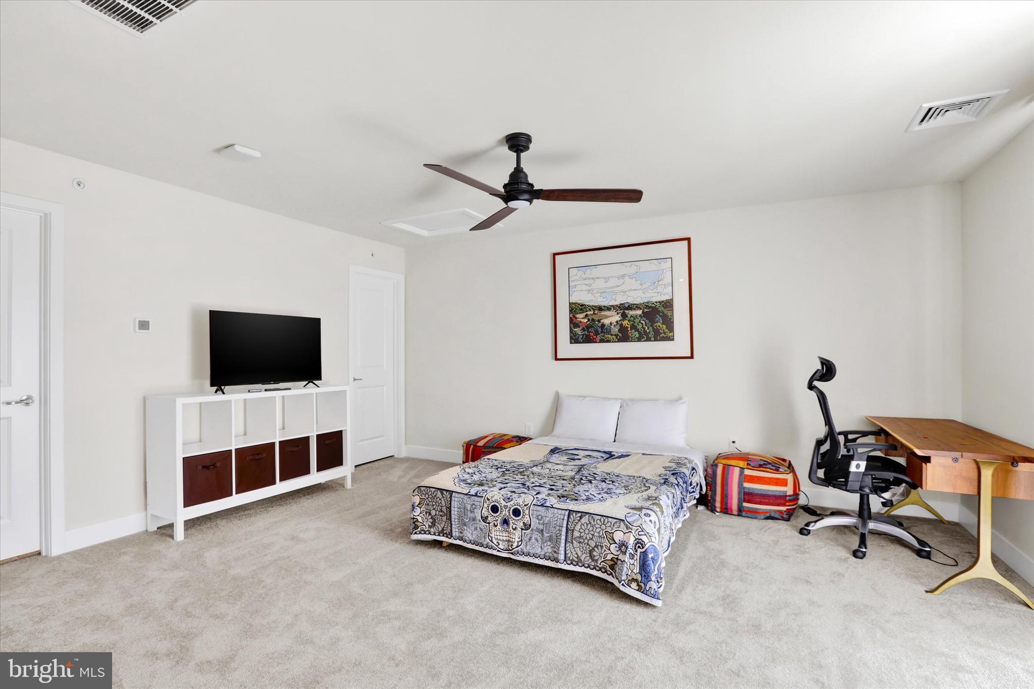 WATERSIDE - Residential