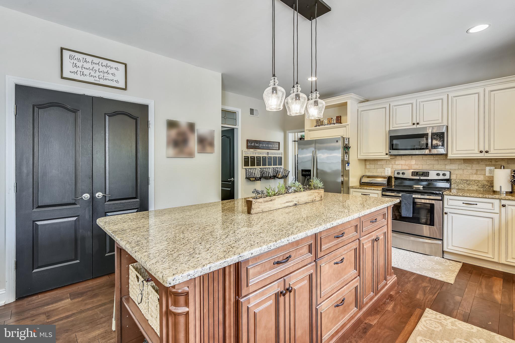 FOX HOLLOW - Residential