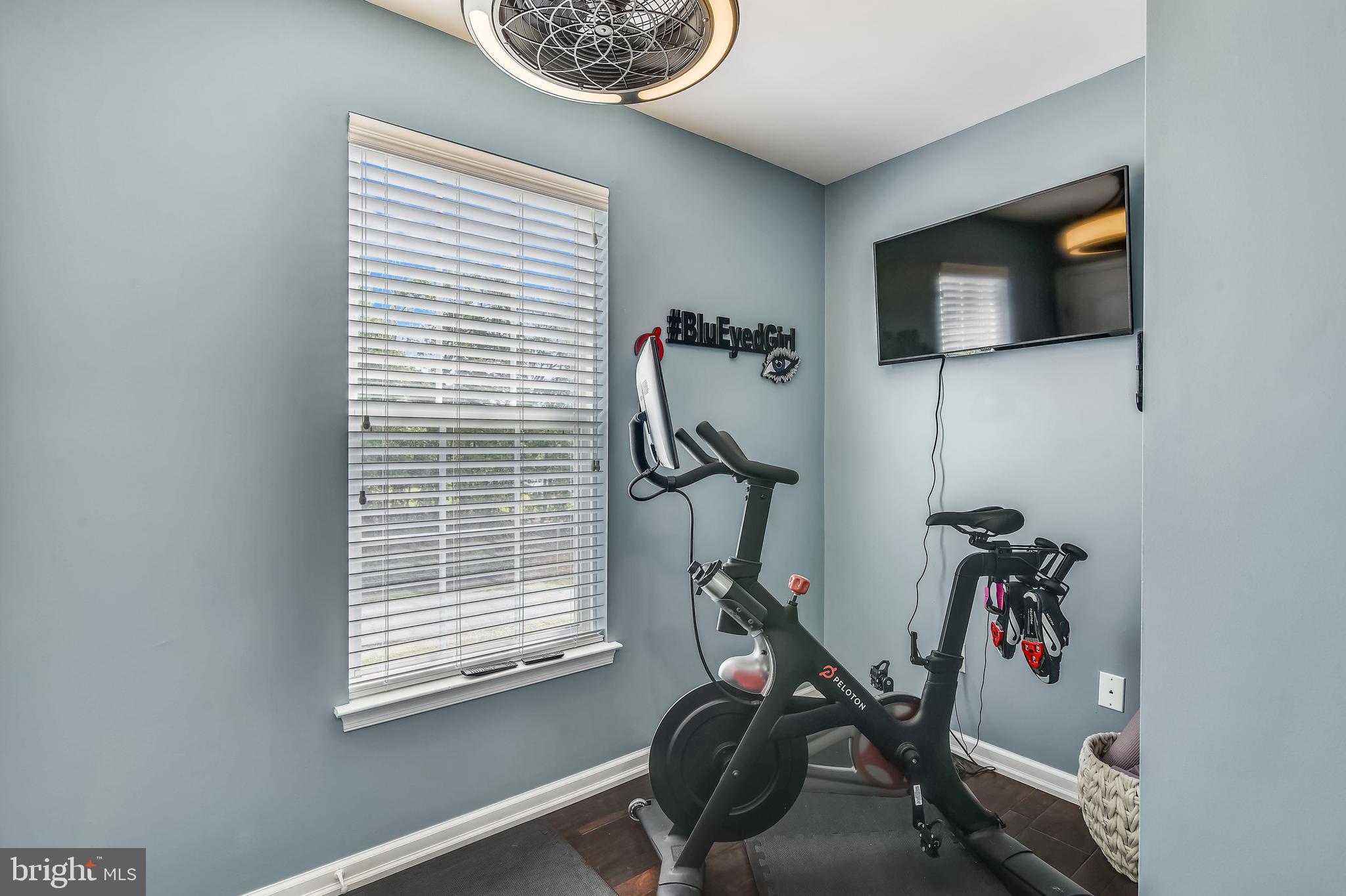 FOX HOLLOW - Residential