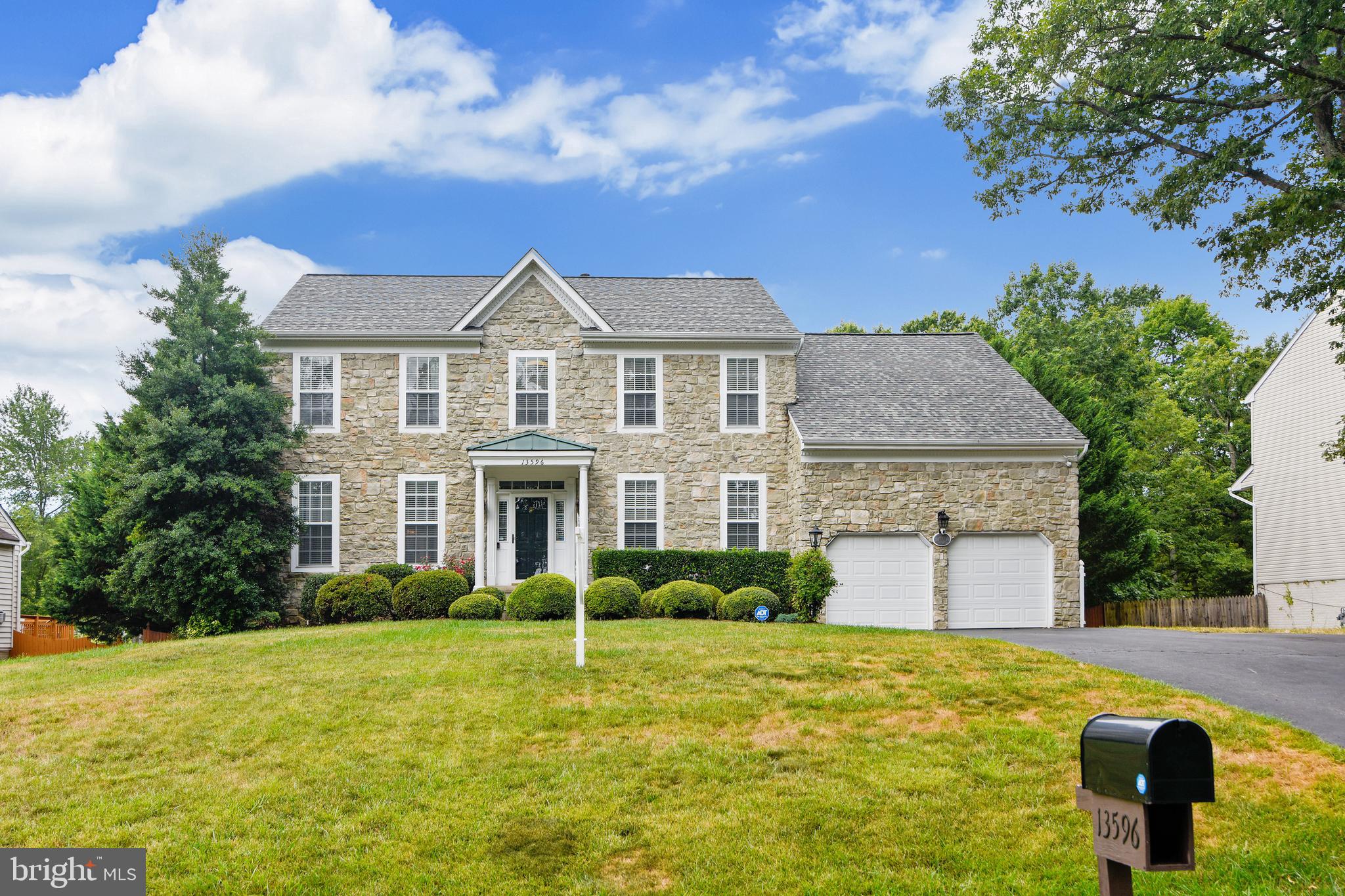 FOX HOLLOW - Residential