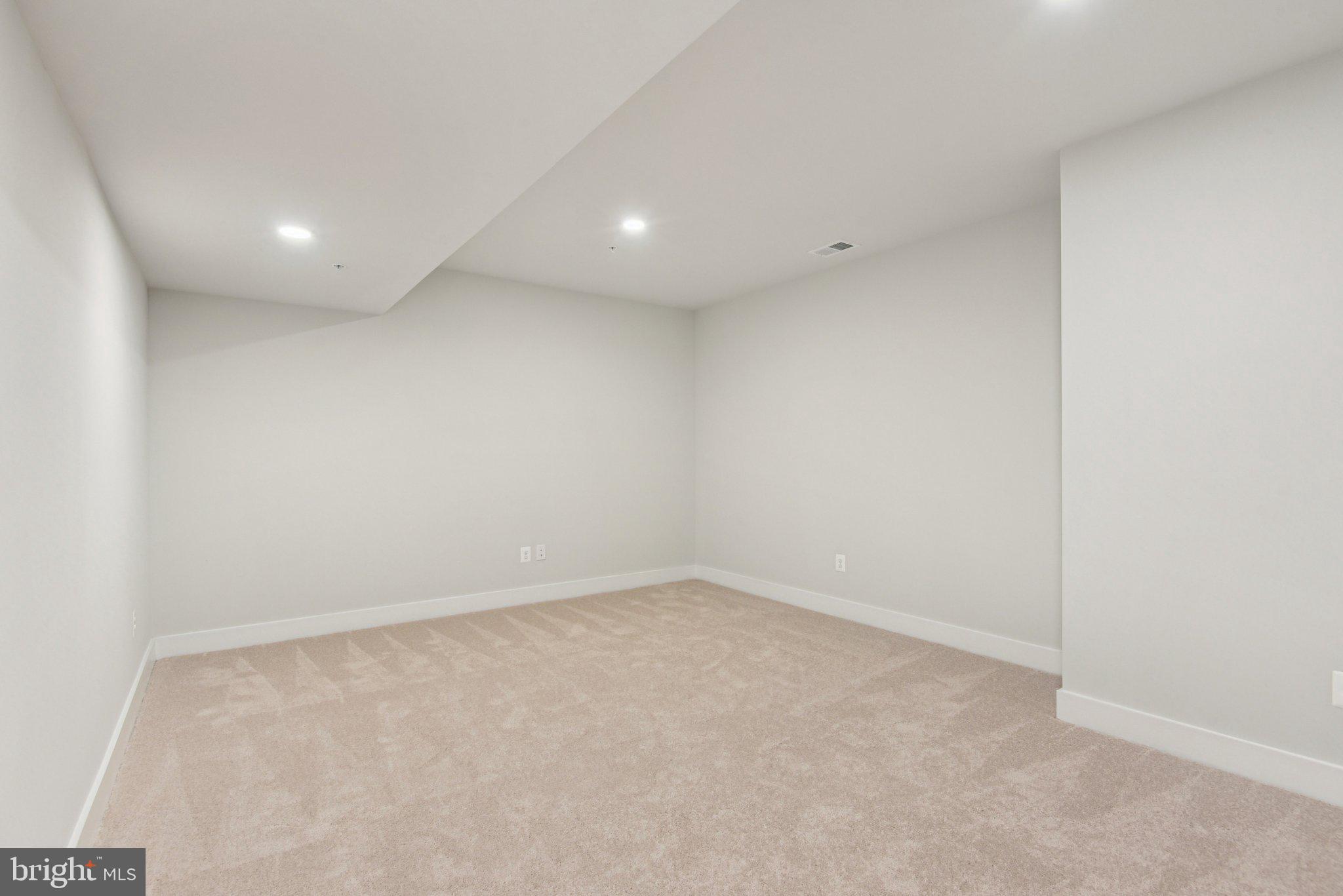 GLENN DALE ESTATES - Residential