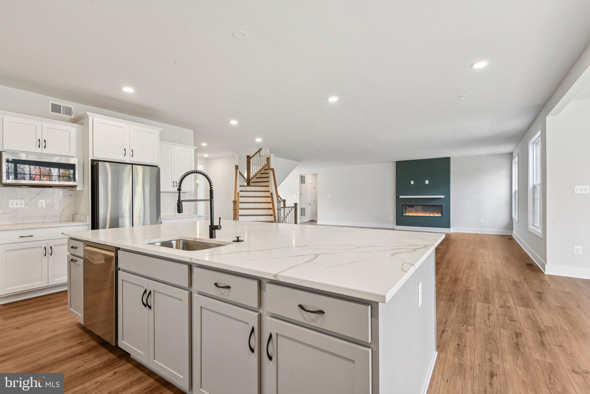 GLENN DALE ESTATES - Residential