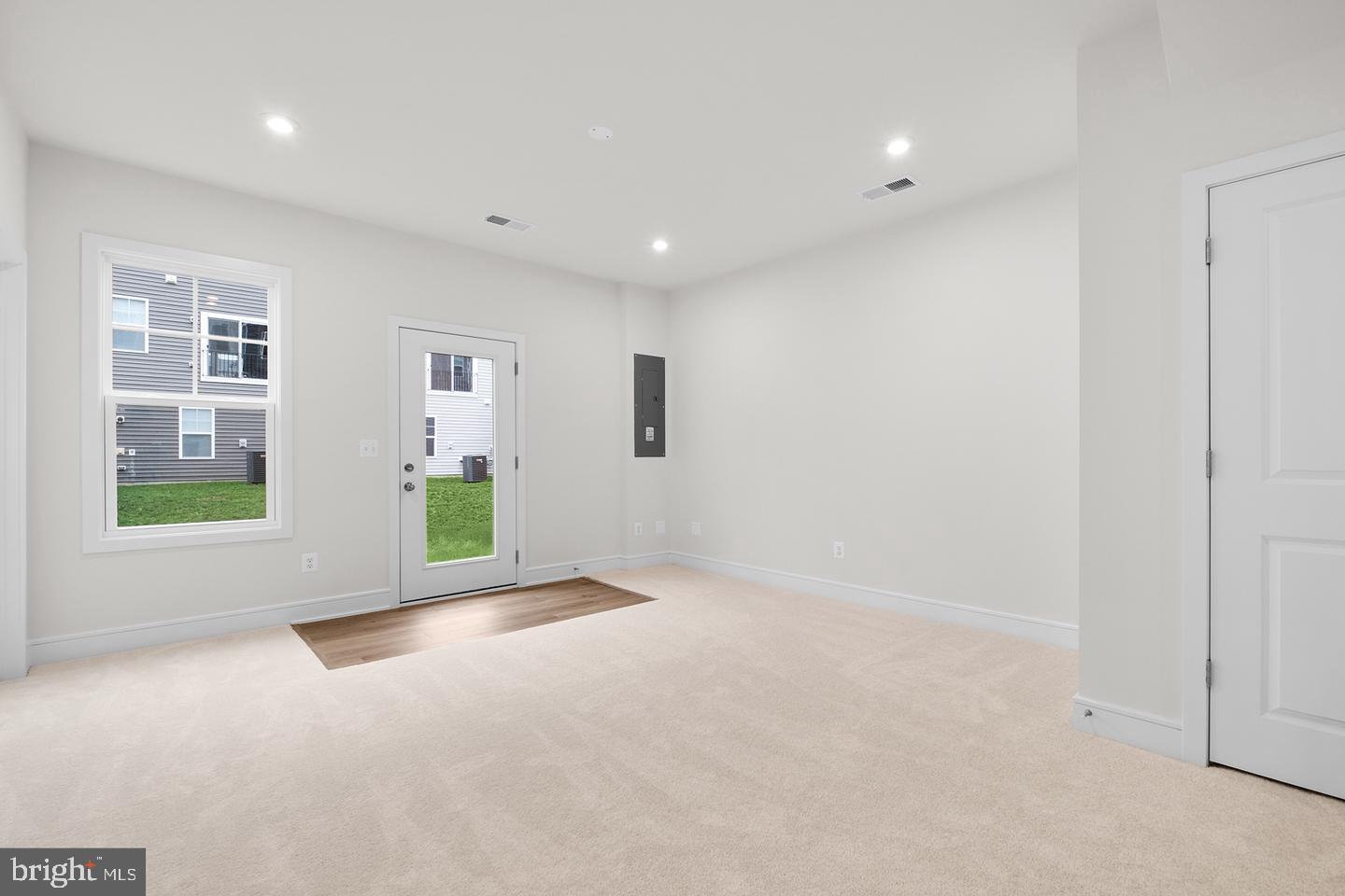 LAKE FREDERICK - Residential