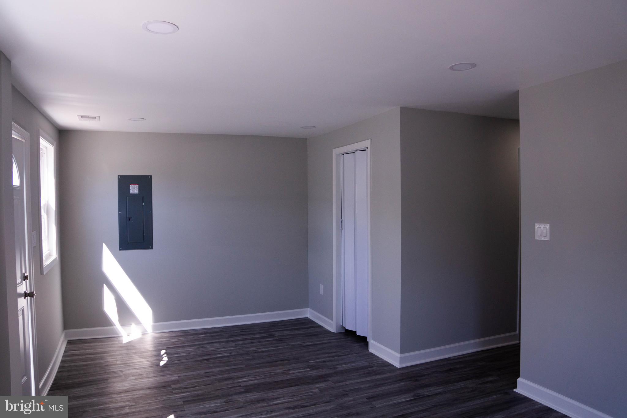 1009 MAIN STREET 1
