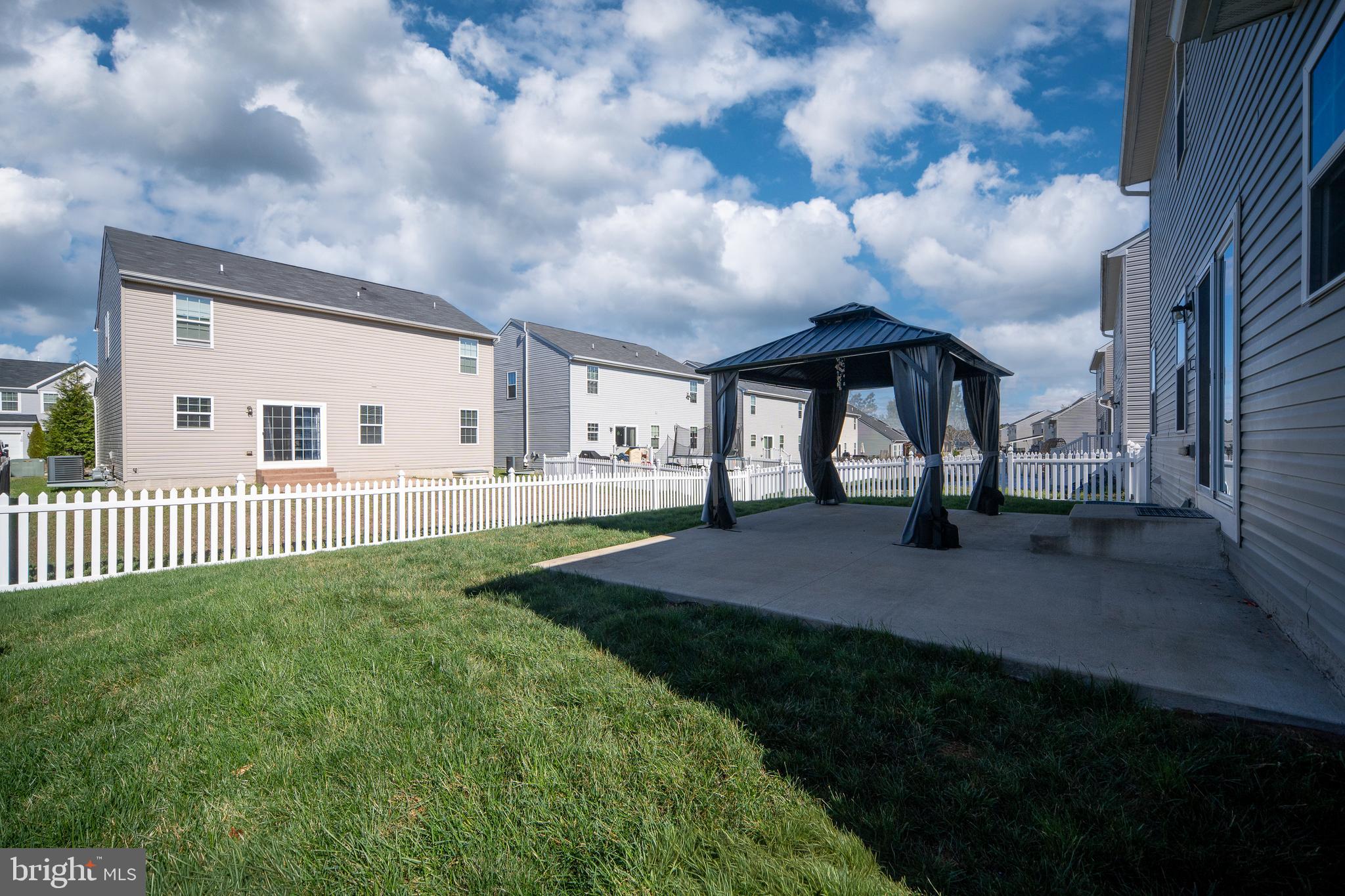 LEE'S PARKE - Residential