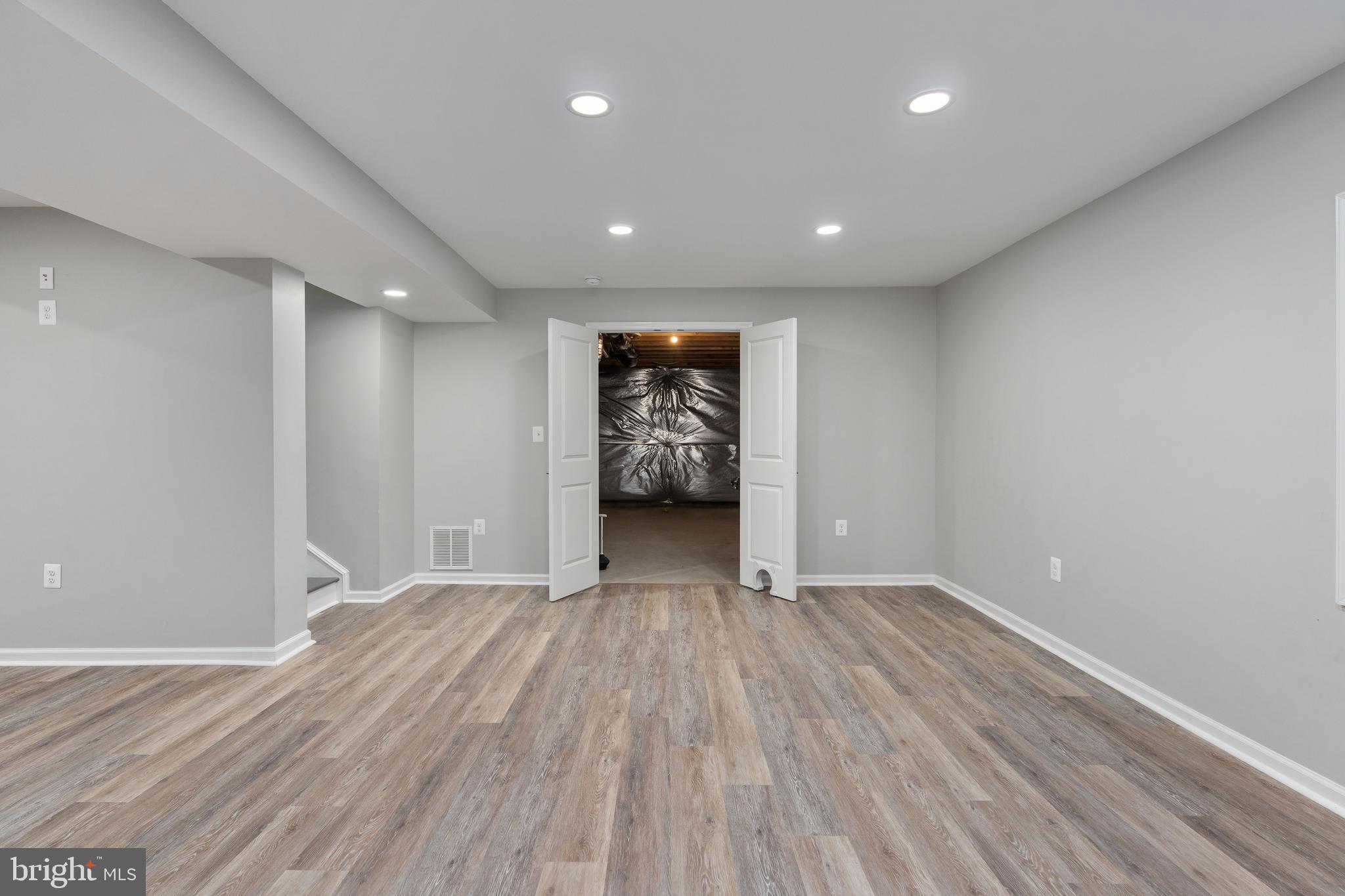 LEE'S PARKE - Residential