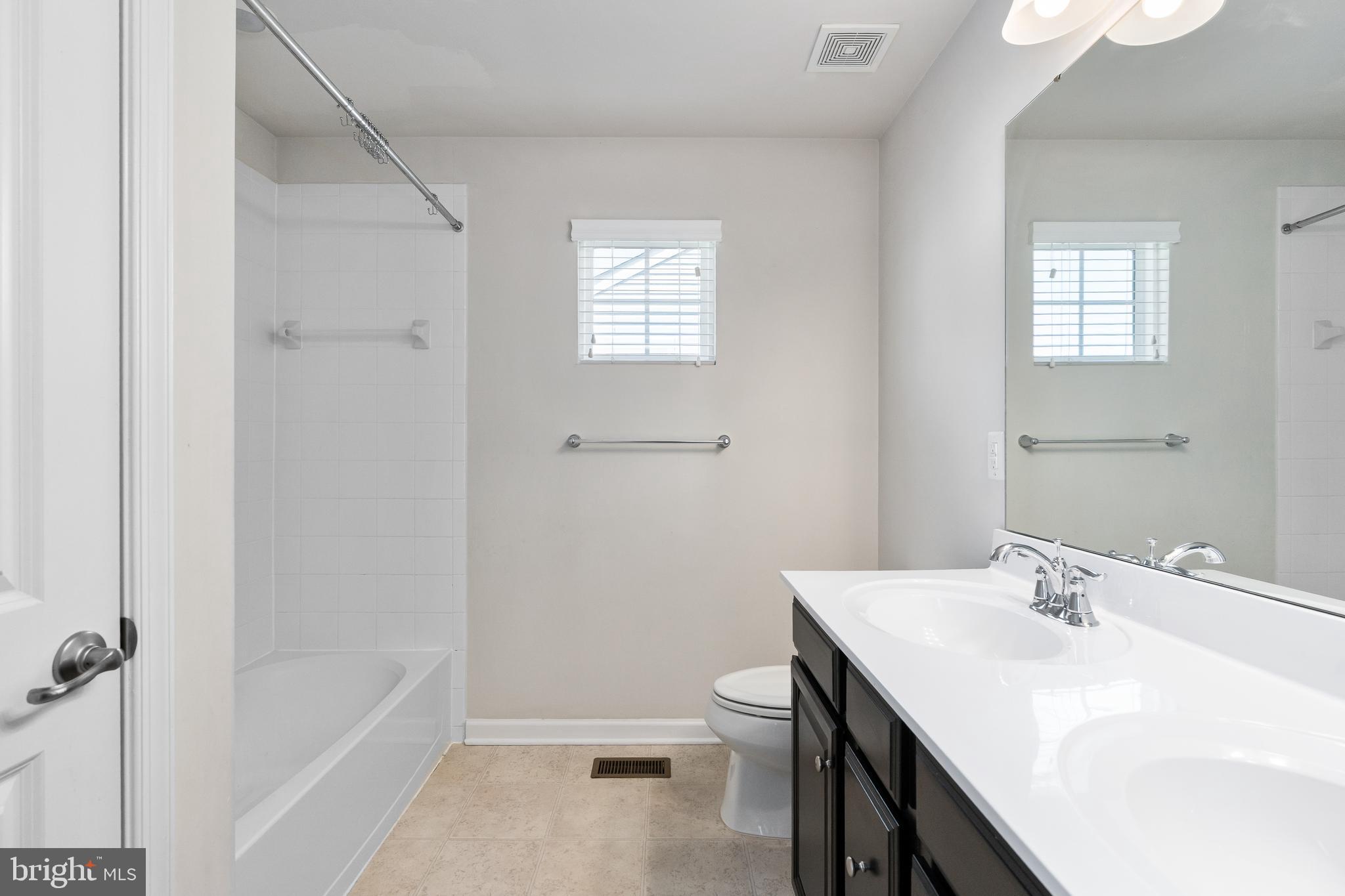 LEE'S PARKE - Residential