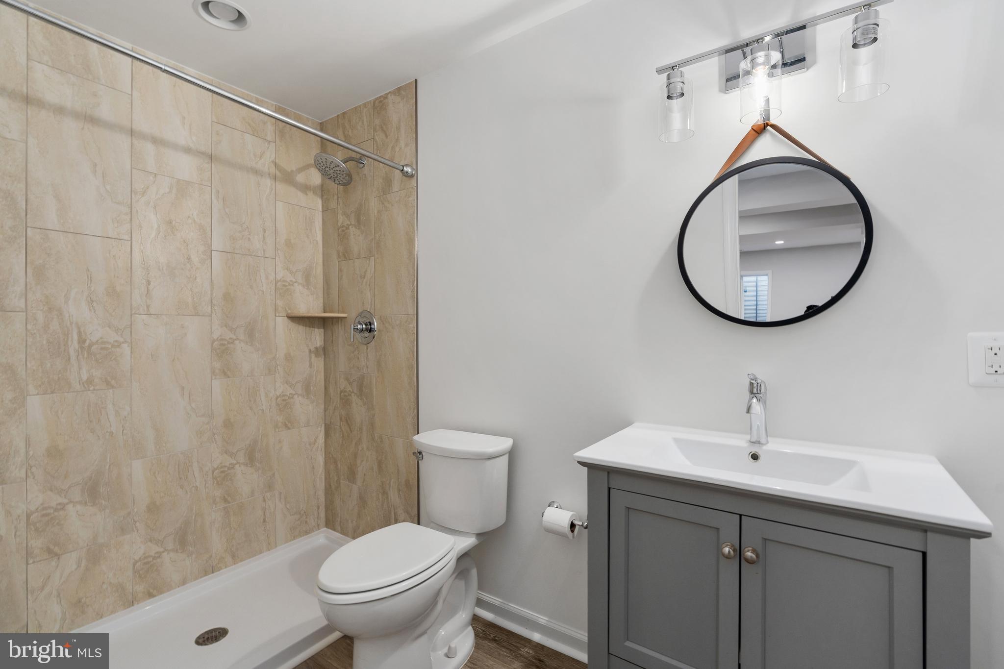 LEE'S PARKE - Residential