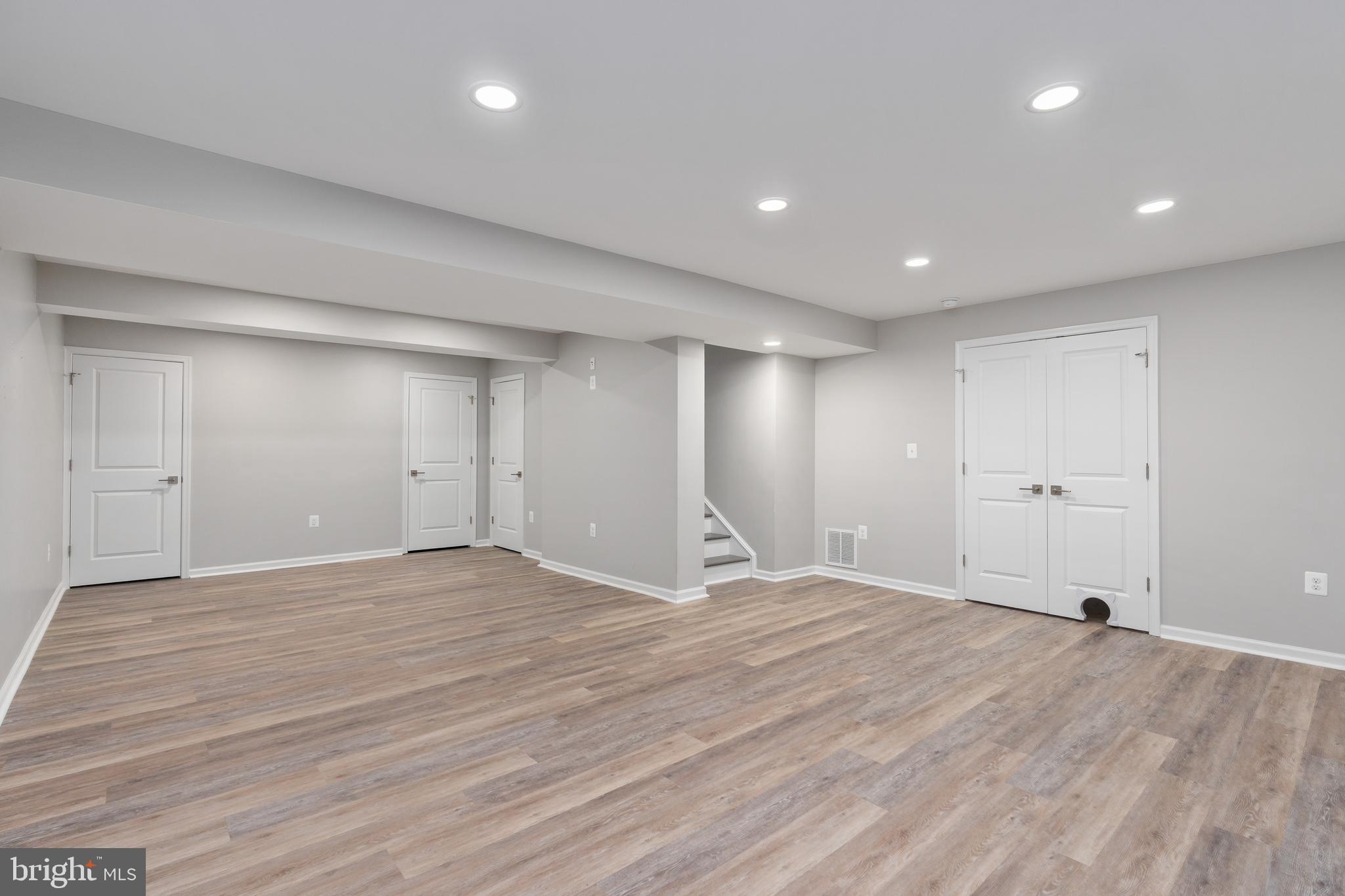 LEE'S PARKE - Residential