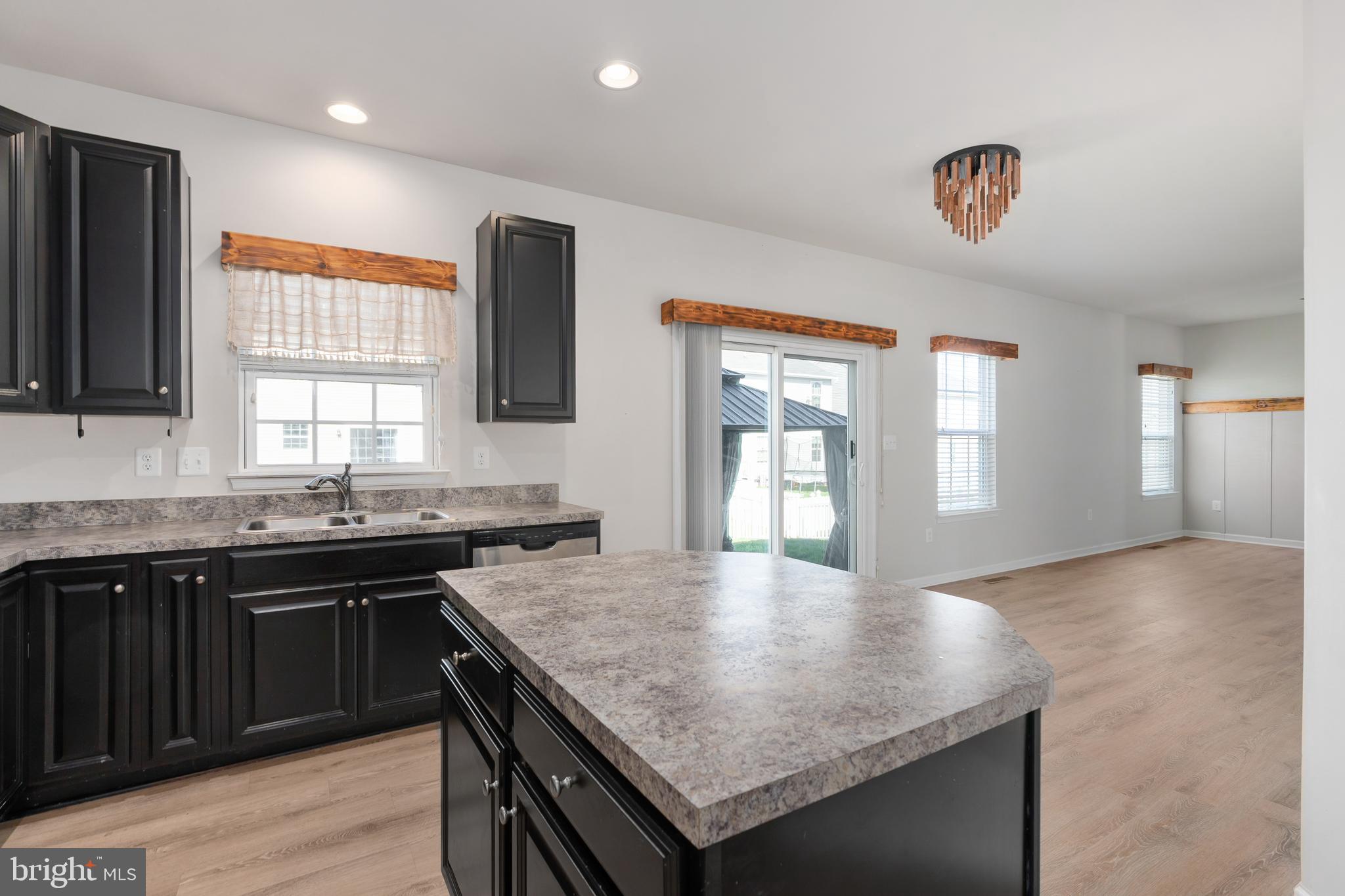 LEE'S PARKE - Residential