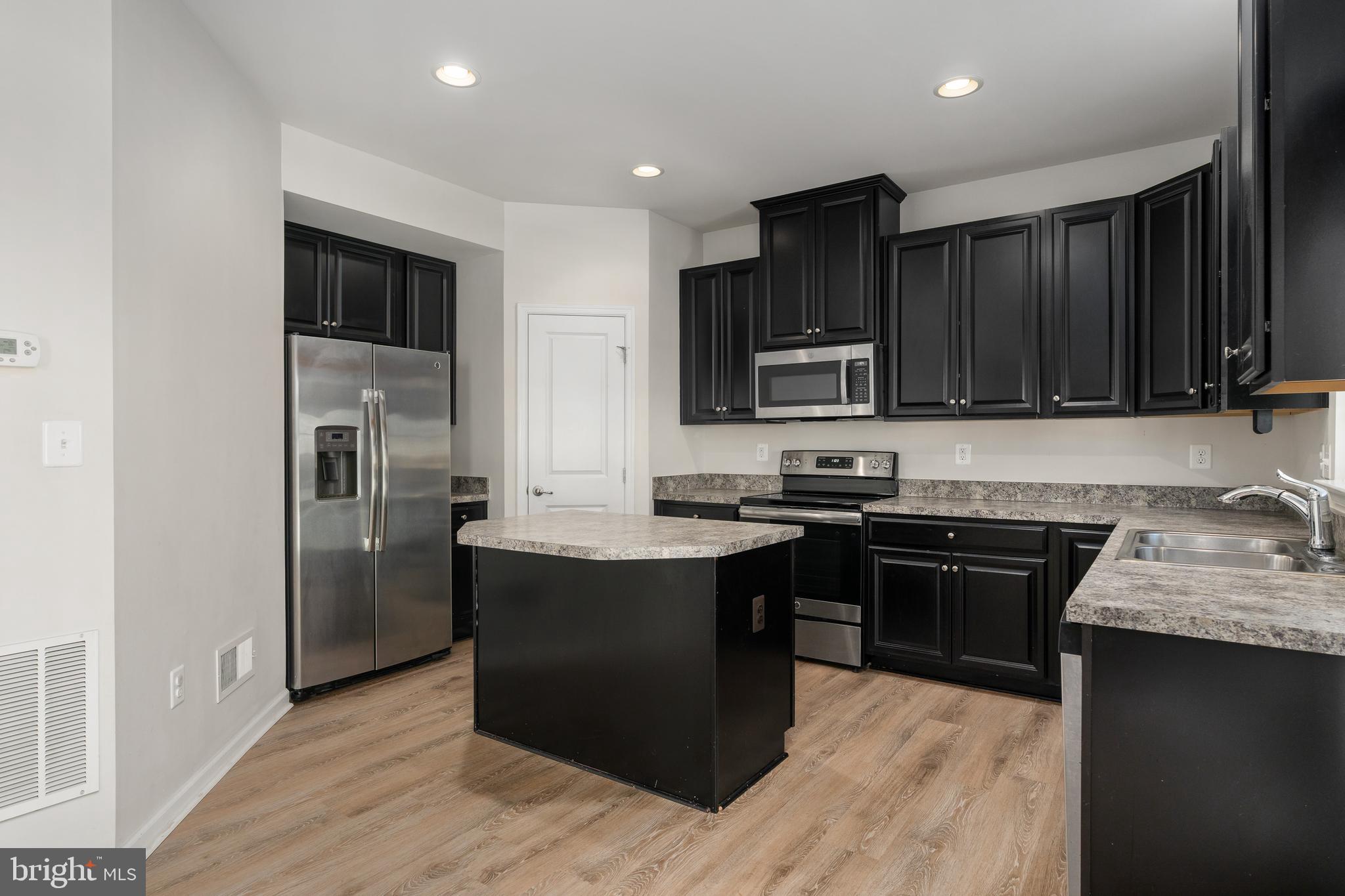 LEE'S PARKE - Residential