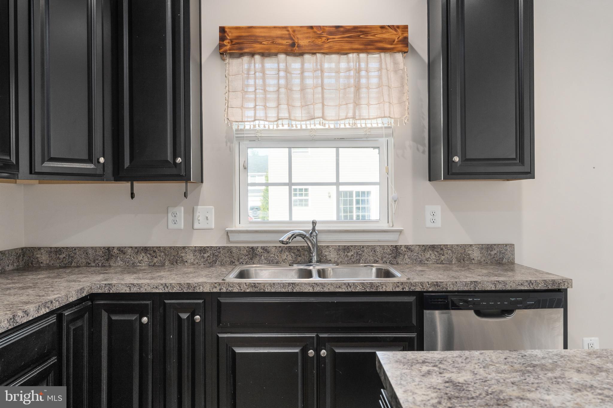 LEE'S PARKE - Residential