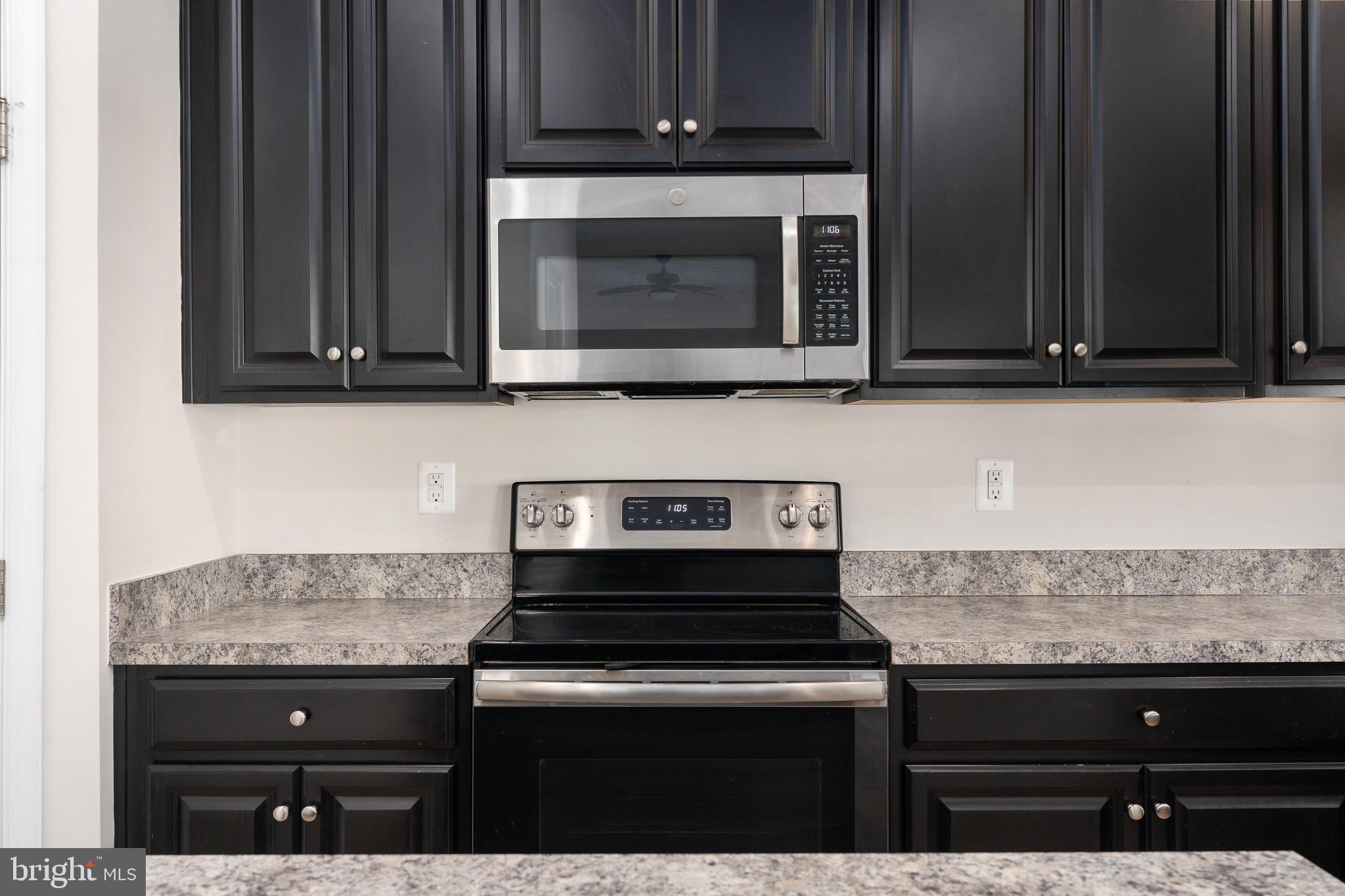 LEE'S PARKE - Residential