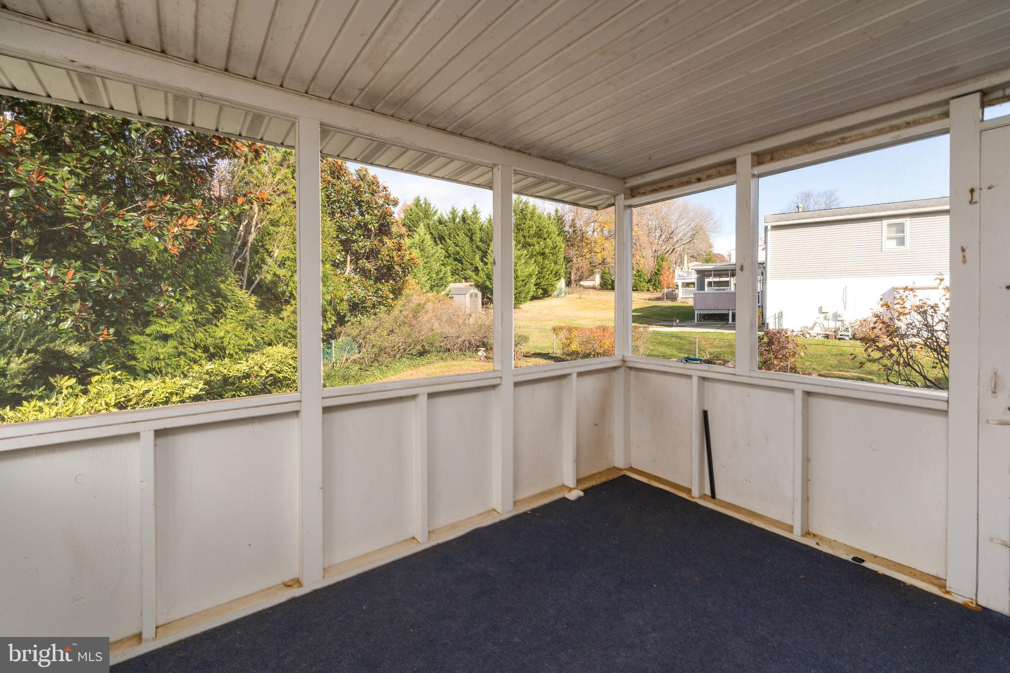 LANDHAVEN - Residential