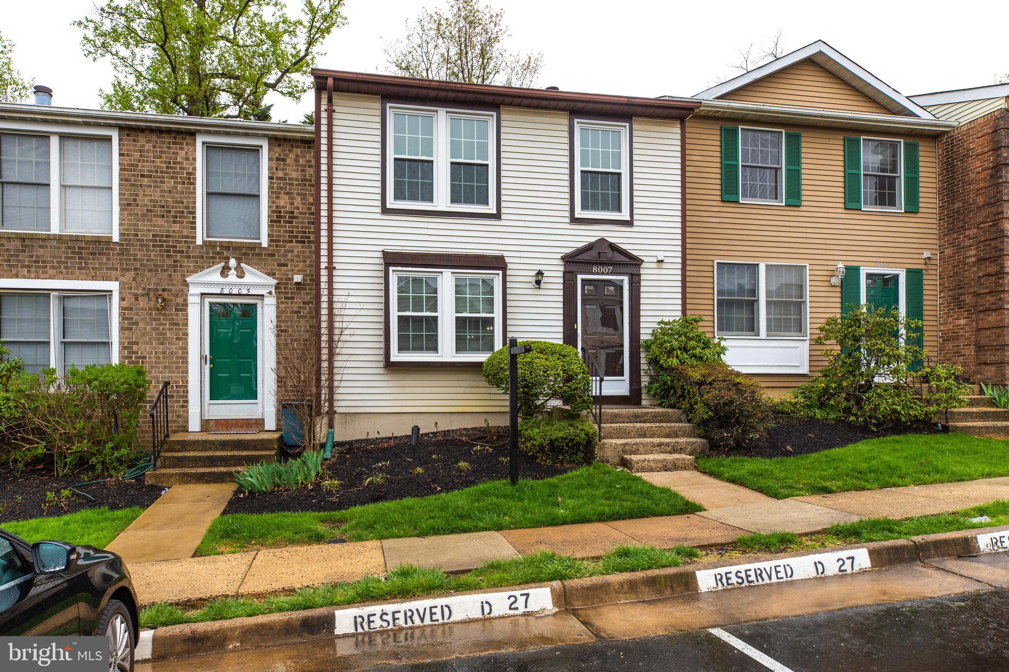 COURTS OF TYSONS - Residential