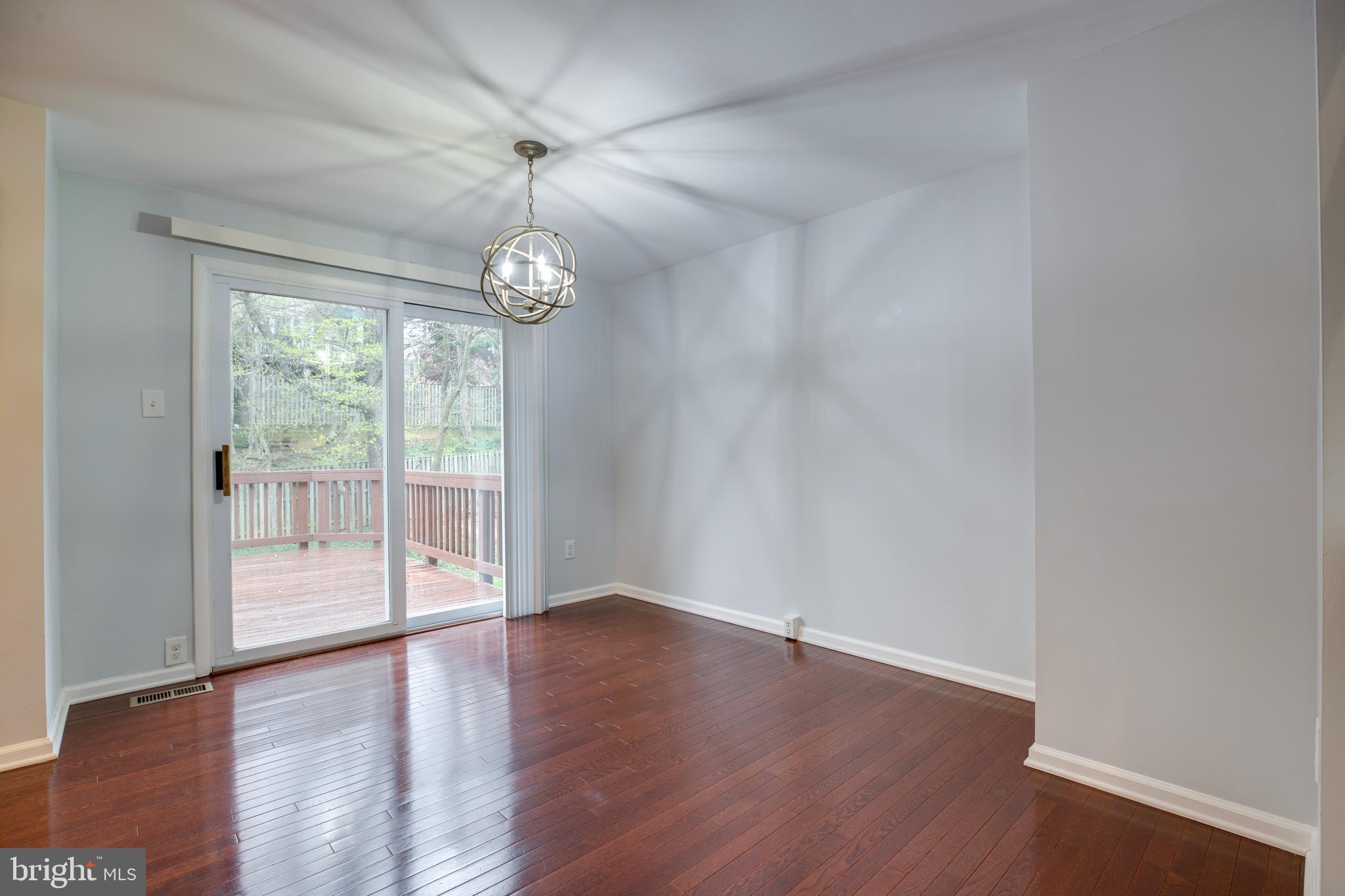 COURTS OF TYSONS - Residential