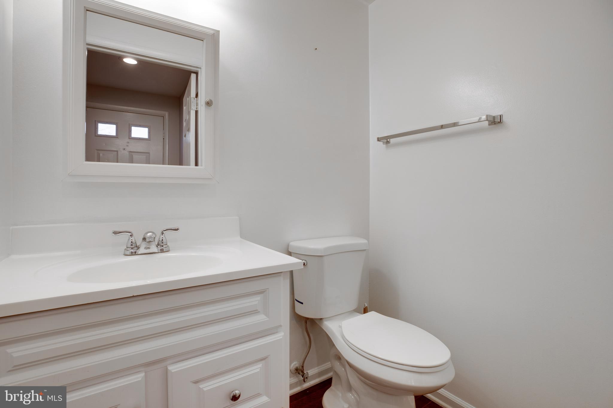 COURTS OF TYSONS - Residential