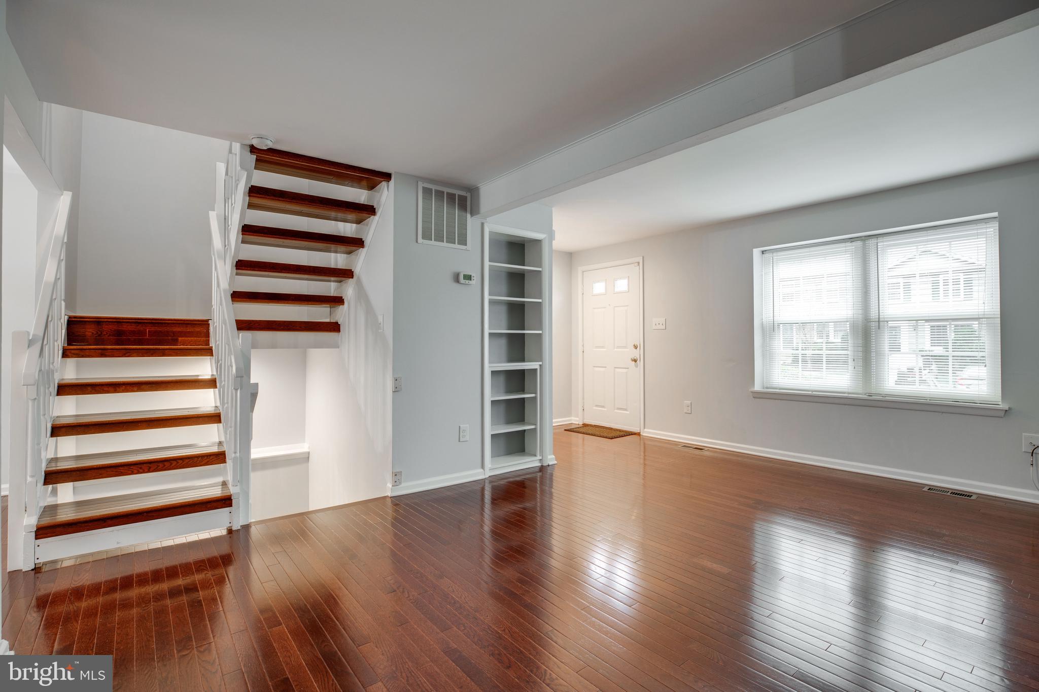 COURTS OF TYSONS - Residential