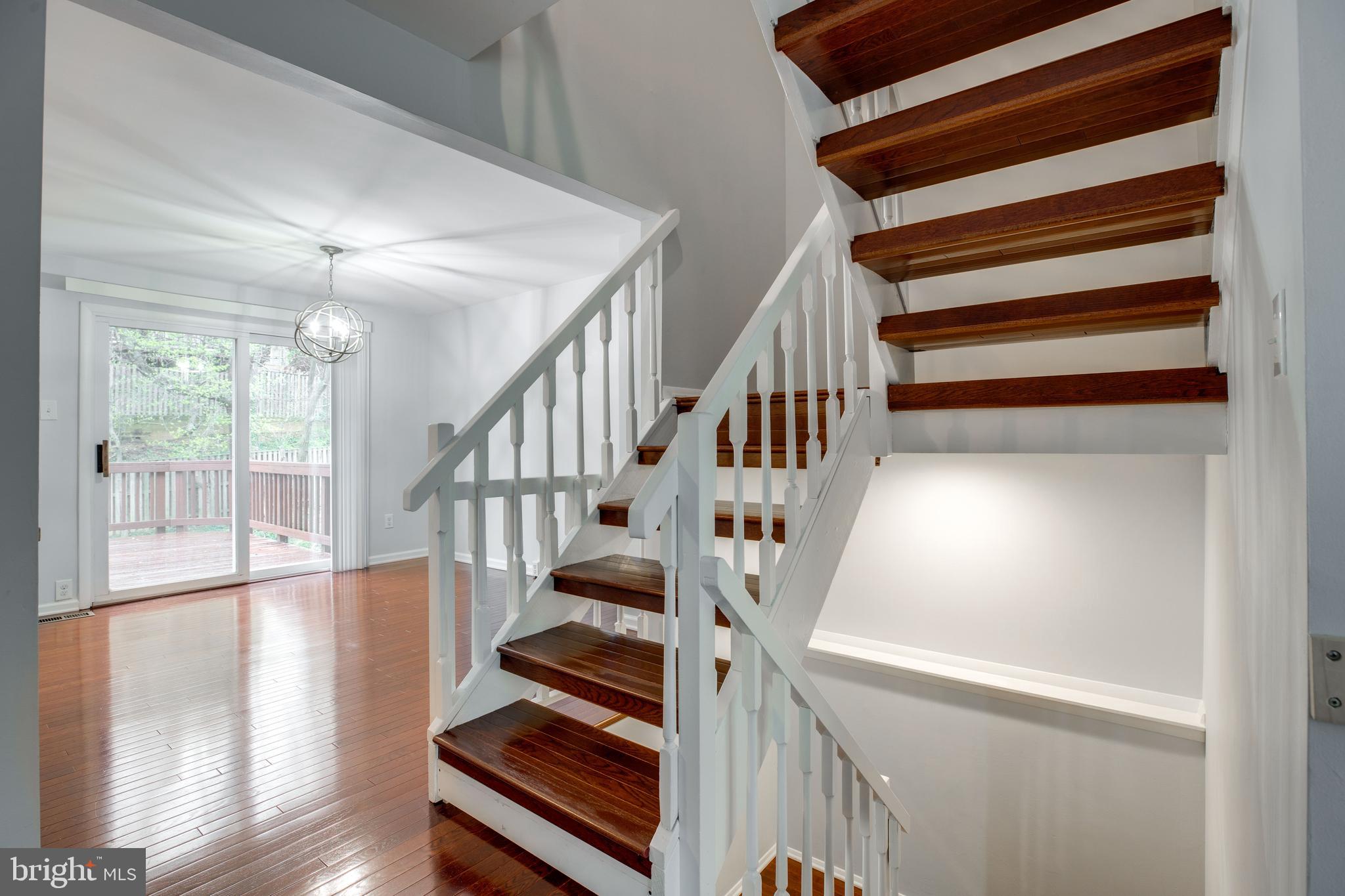 COURTS OF TYSONS - Residential