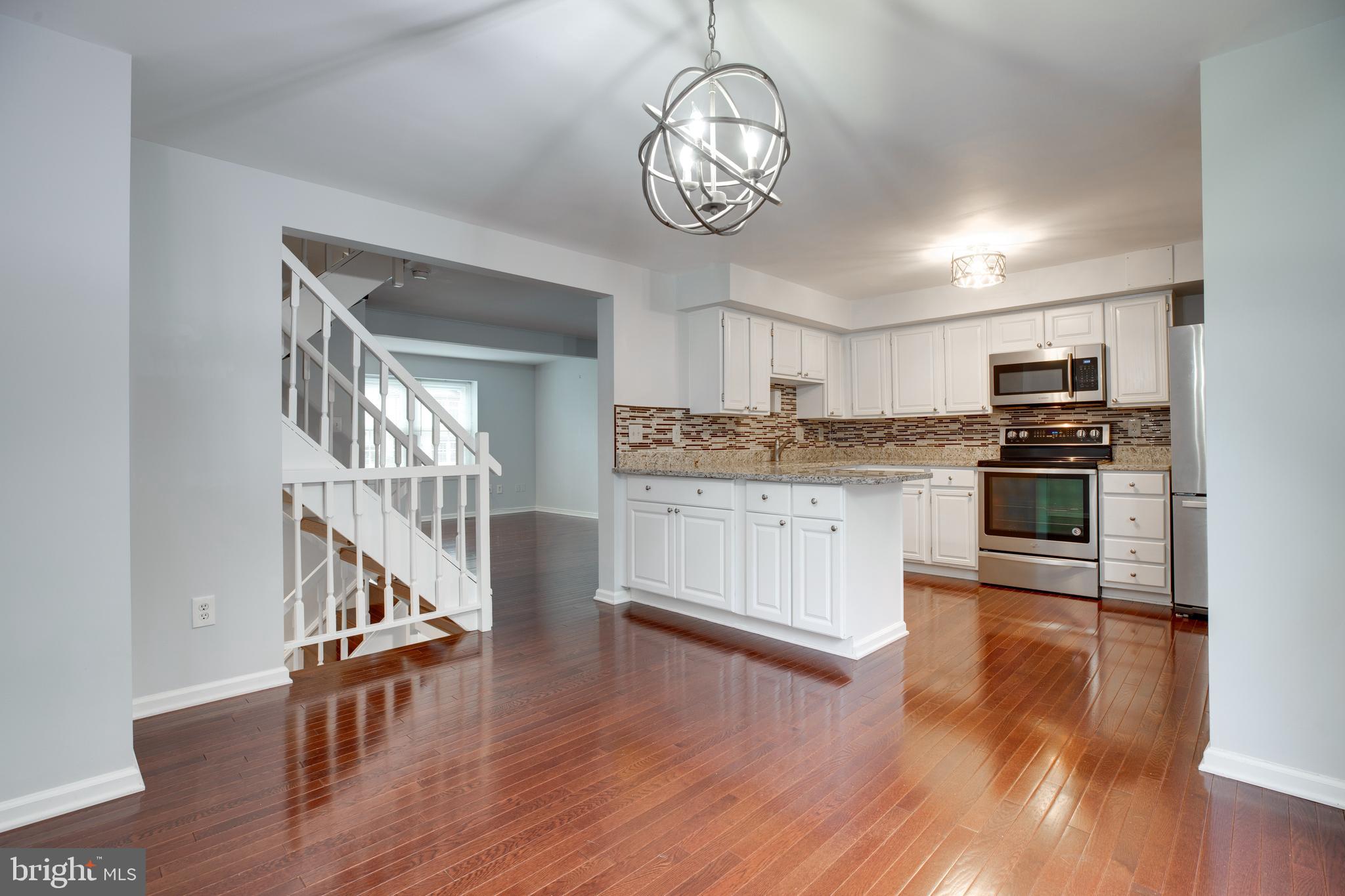 COURTS OF TYSONS - Residential