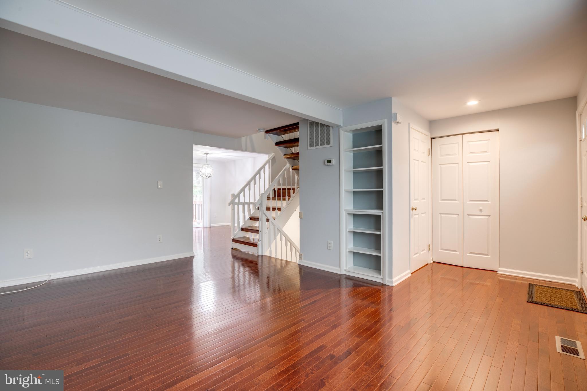 COURTS OF TYSONS - Residential