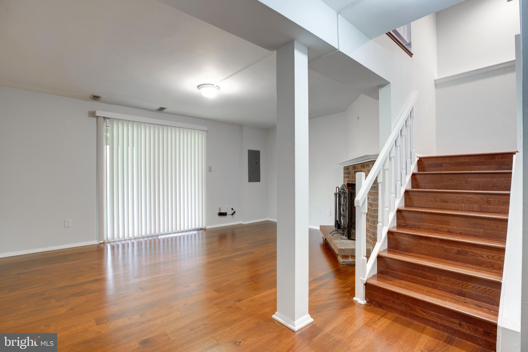 COURTS OF TYSONS - Residential