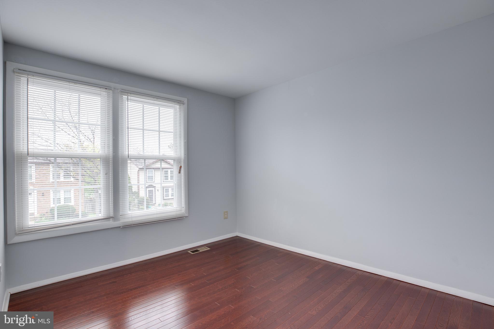 COURTS OF TYSONS - Residential