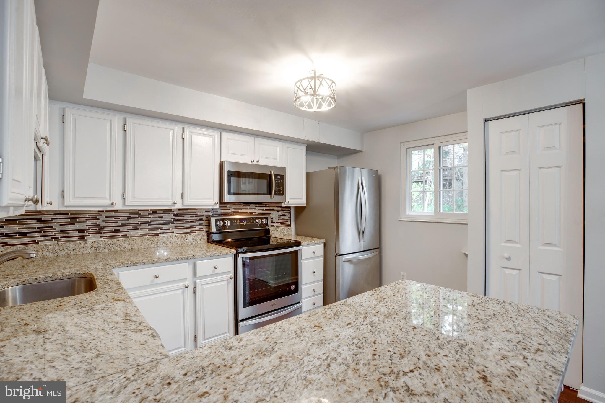 COURTS OF TYSONS - Residential