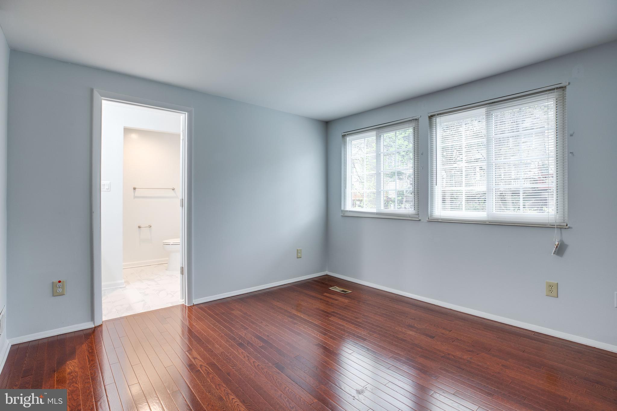 COURTS OF TYSONS - Residential