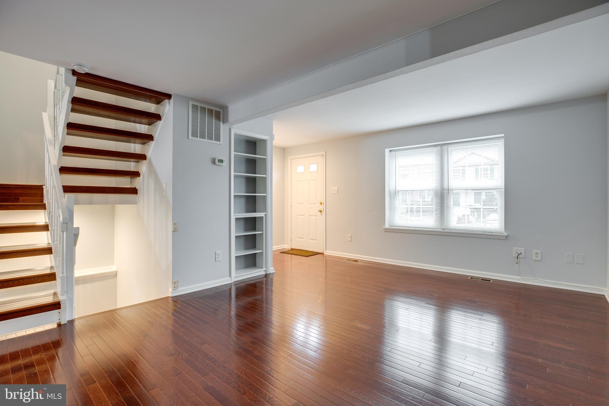 COURTS OF TYSONS - Residential