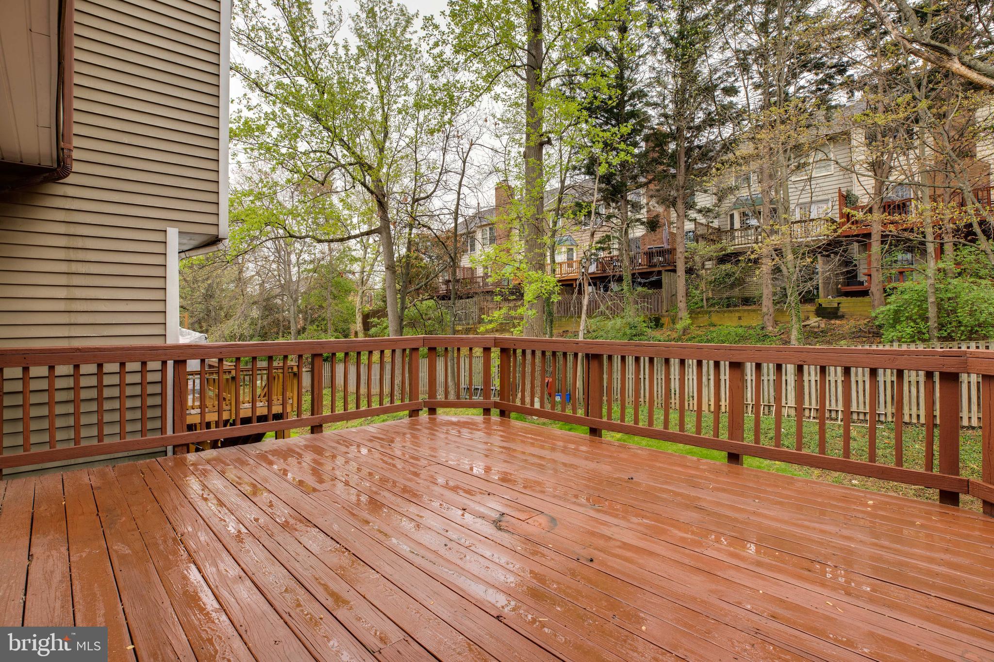 COURTS OF TYSONS - Residential