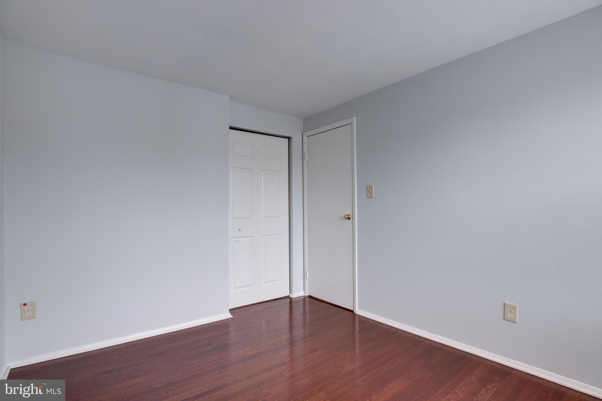 COURTS OF TYSONS - Residential