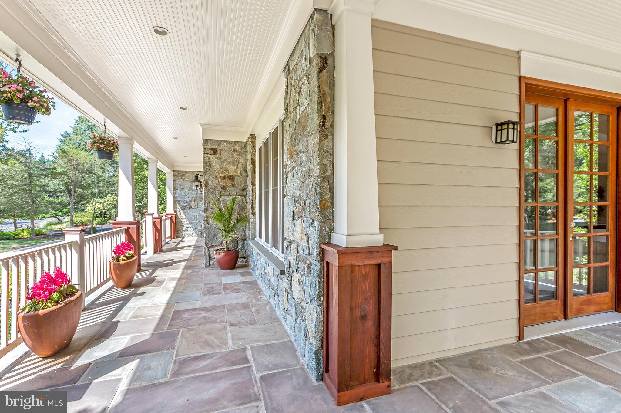 PINE KNOLLS - Residential