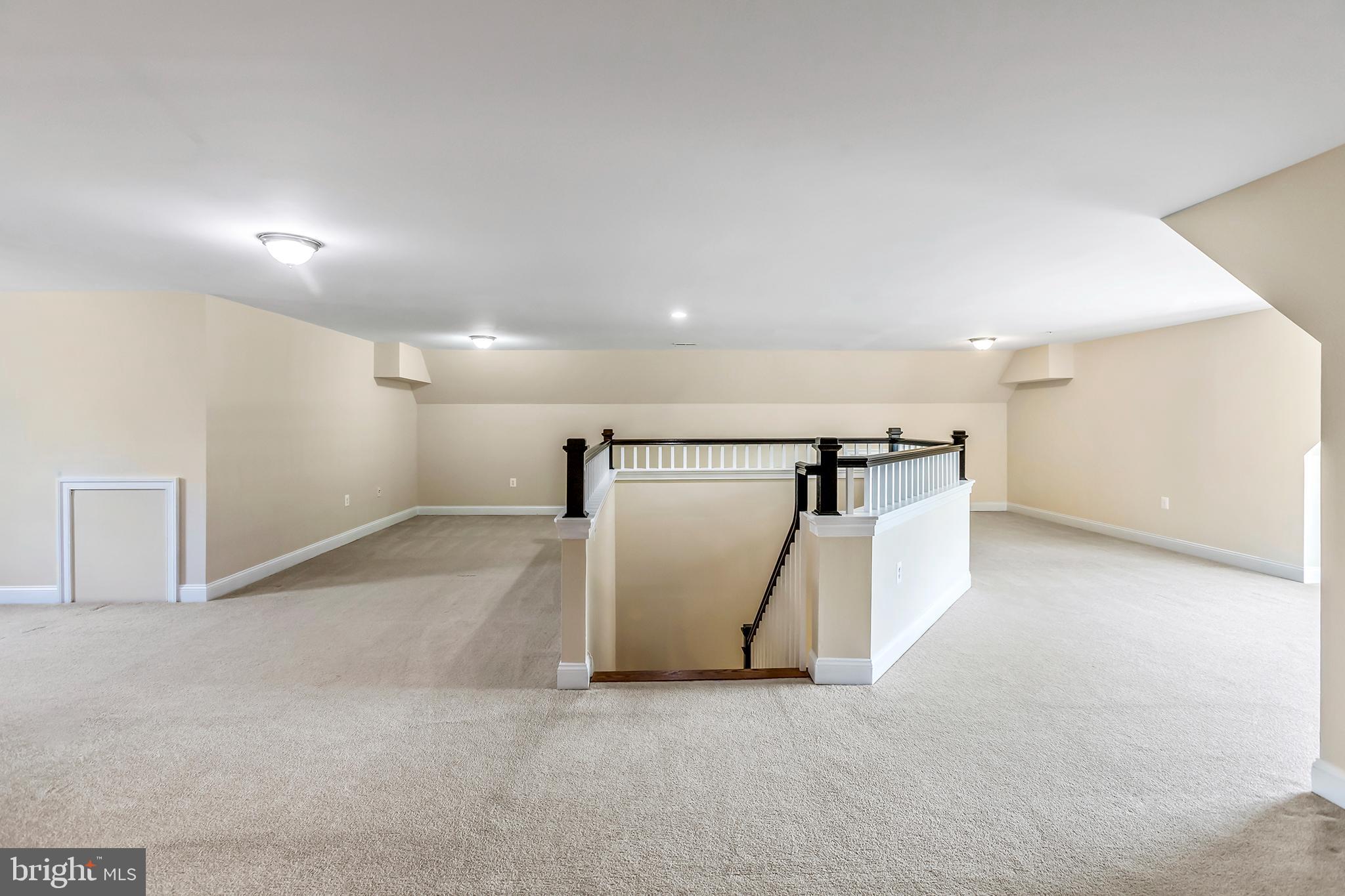 PINE KNOLLS - Residential