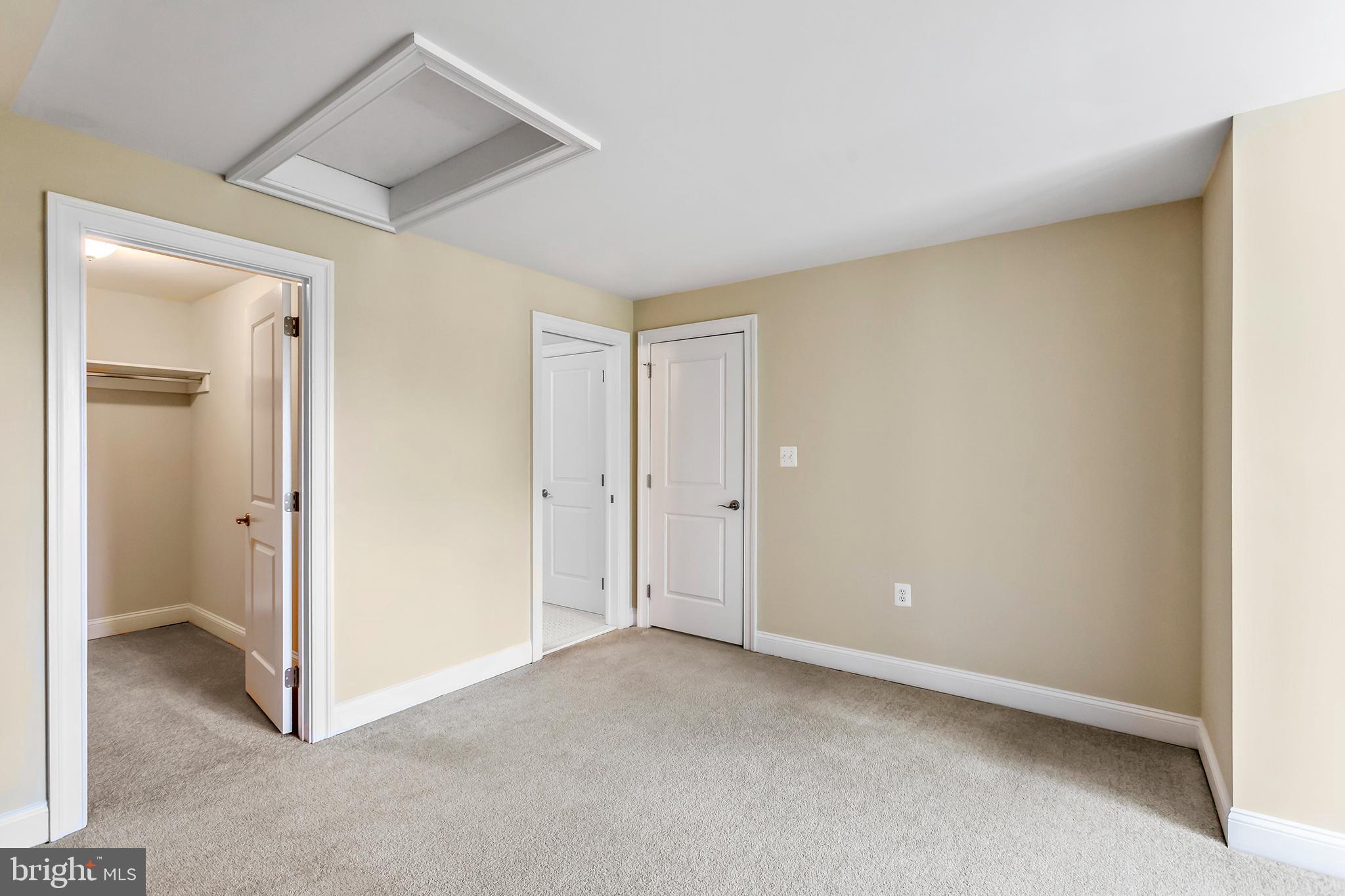 PINE KNOLLS - Residential