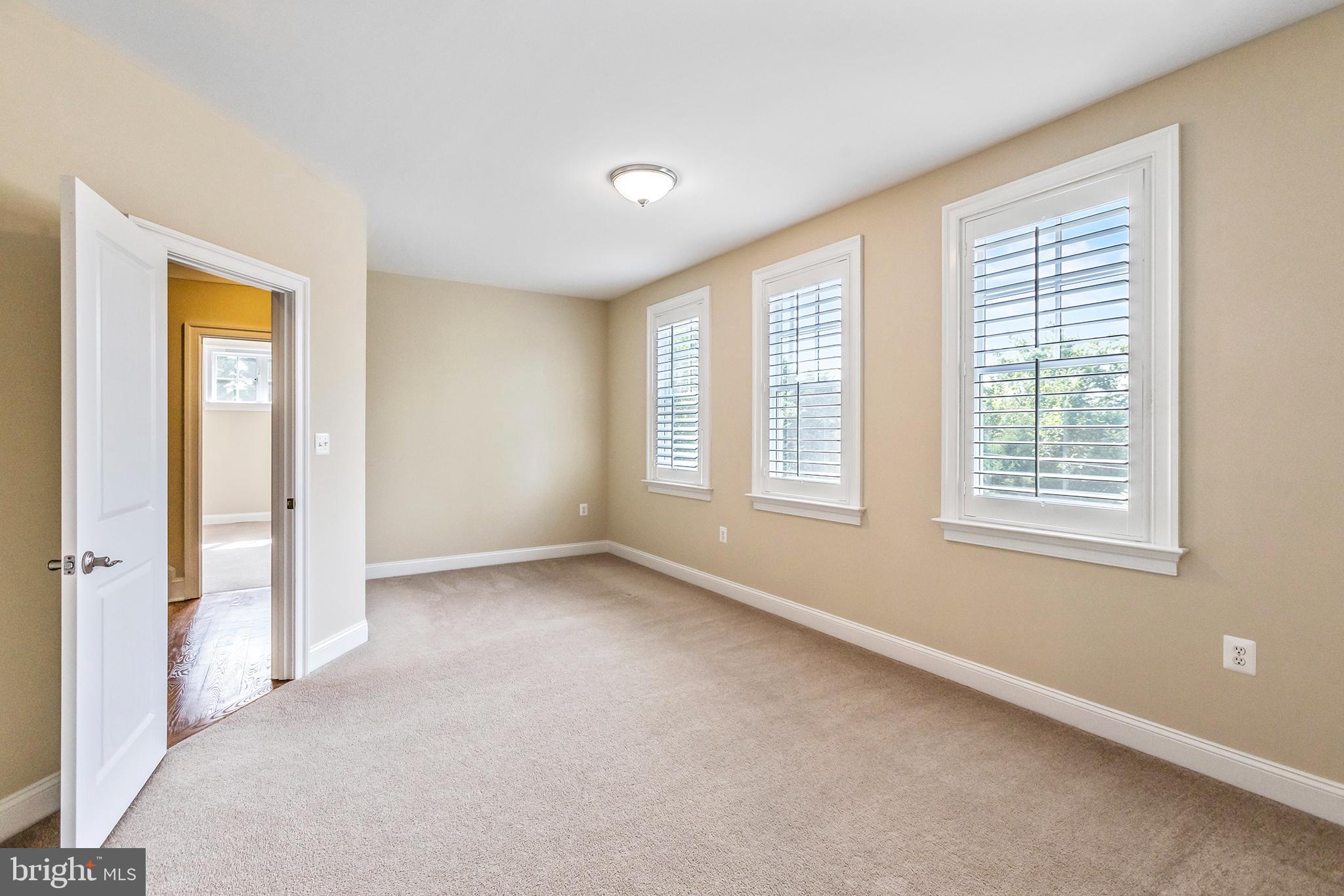 PINE KNOLLS - Residential