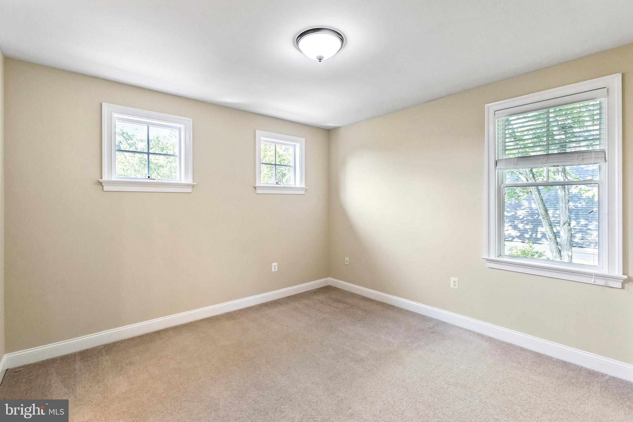 PINE KNOLLS - Residential