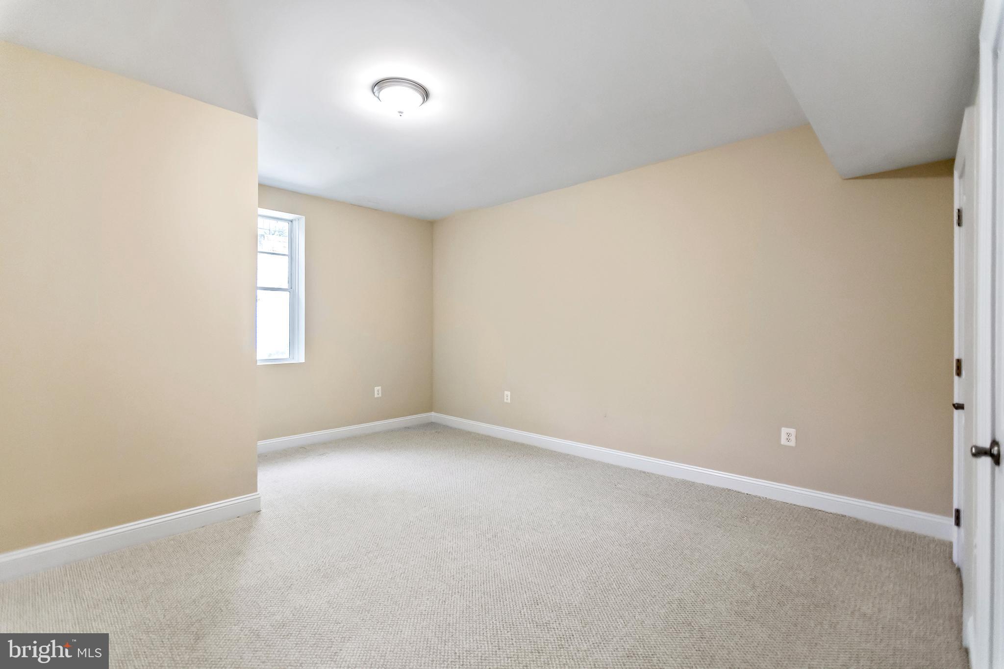 PINE KNOLLS - Residential