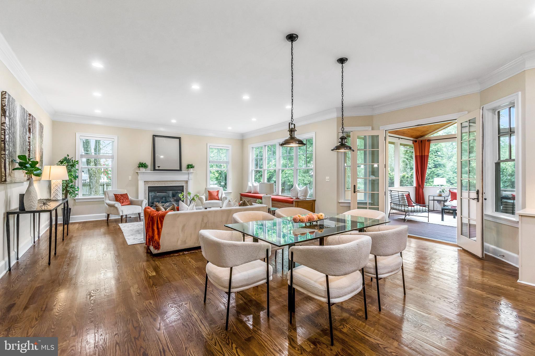 PINE KNOLLS - Residential